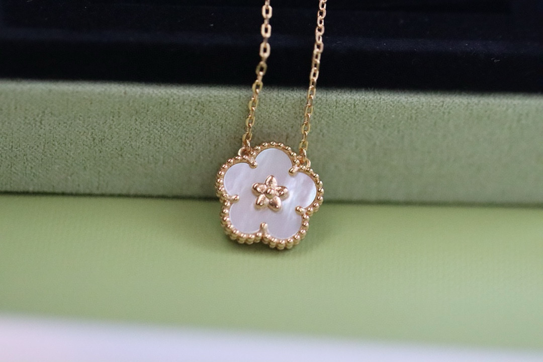 반클리프앤아펠 목걸이