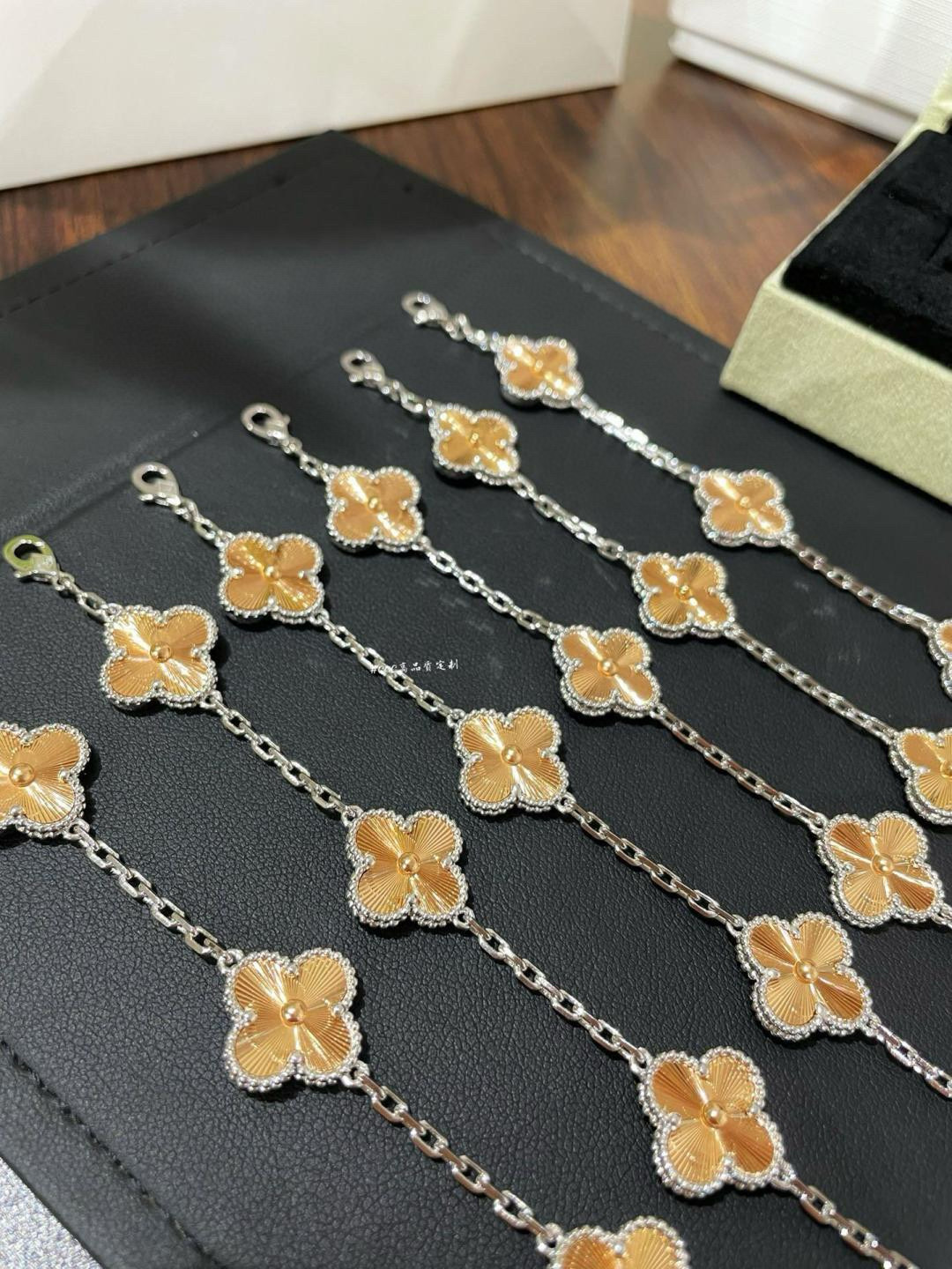 반클리프앤아펠 팔찌