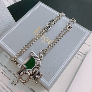 디올 목걸이