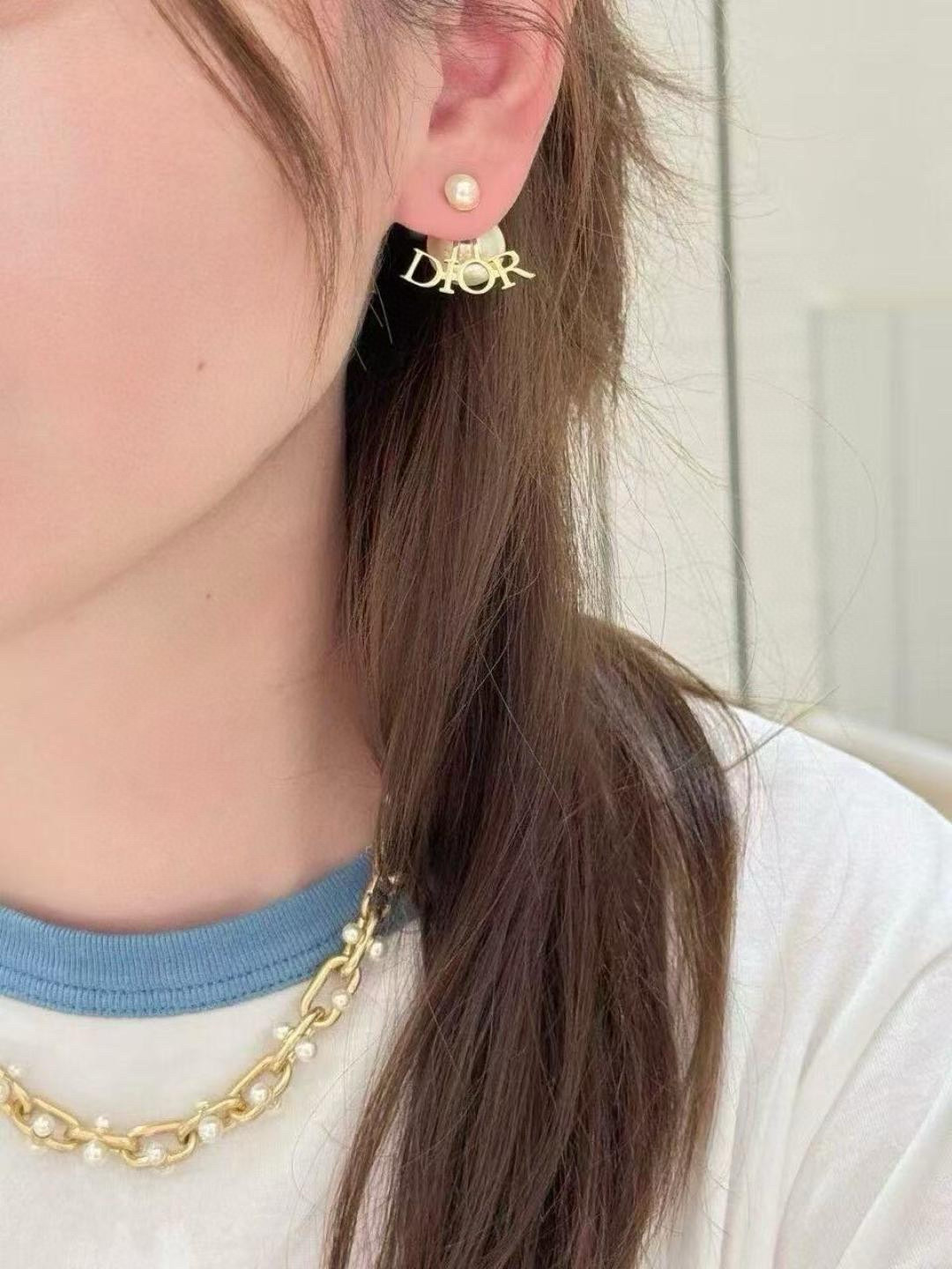 디올 귀걸이