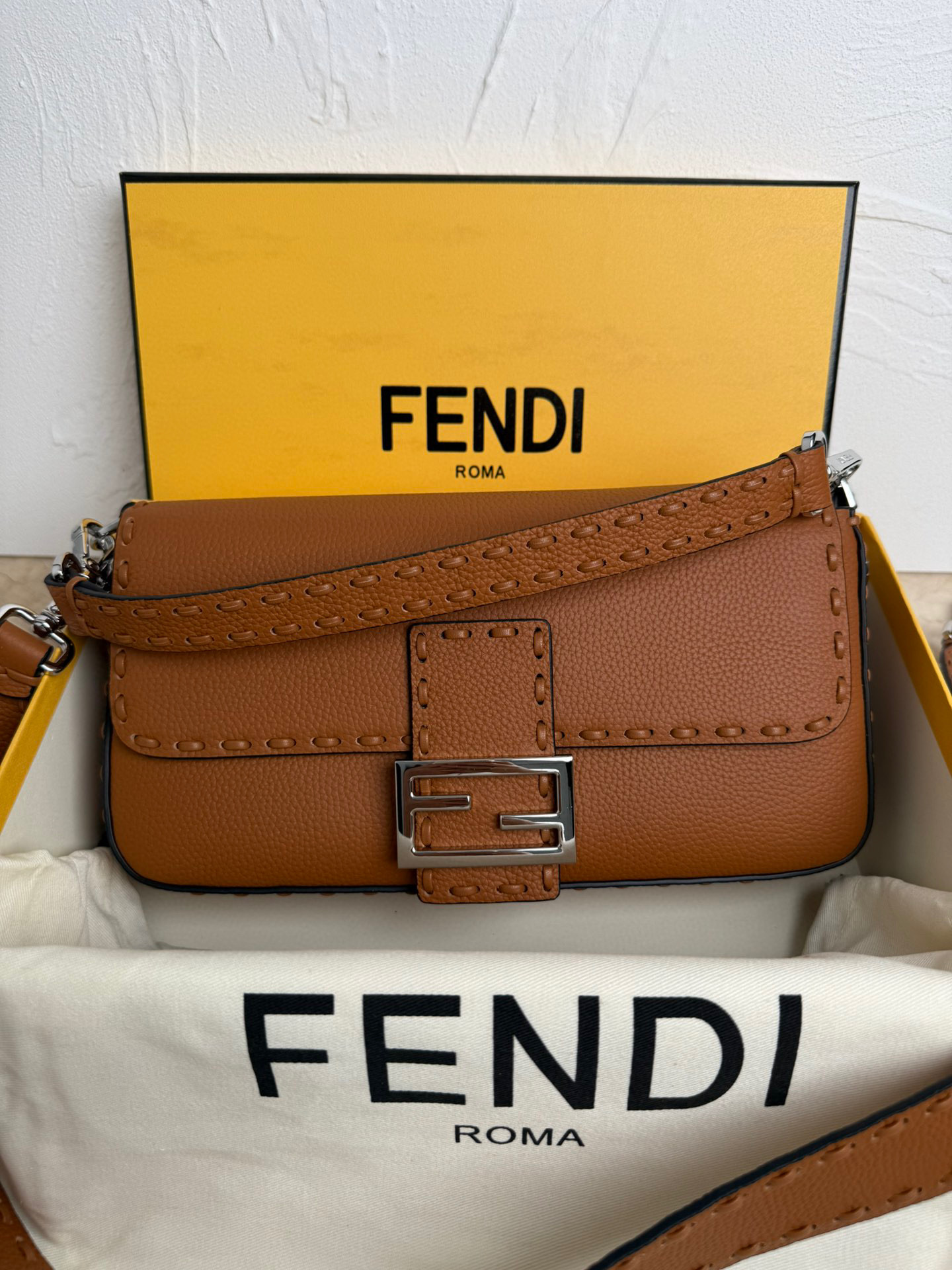 펜디 여자가방 600