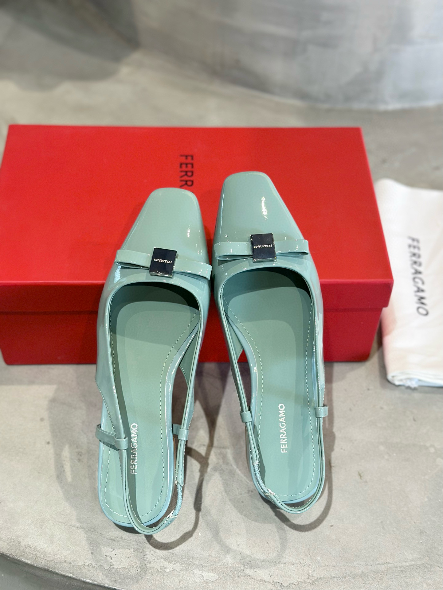 페라가모 여자 신발 구두