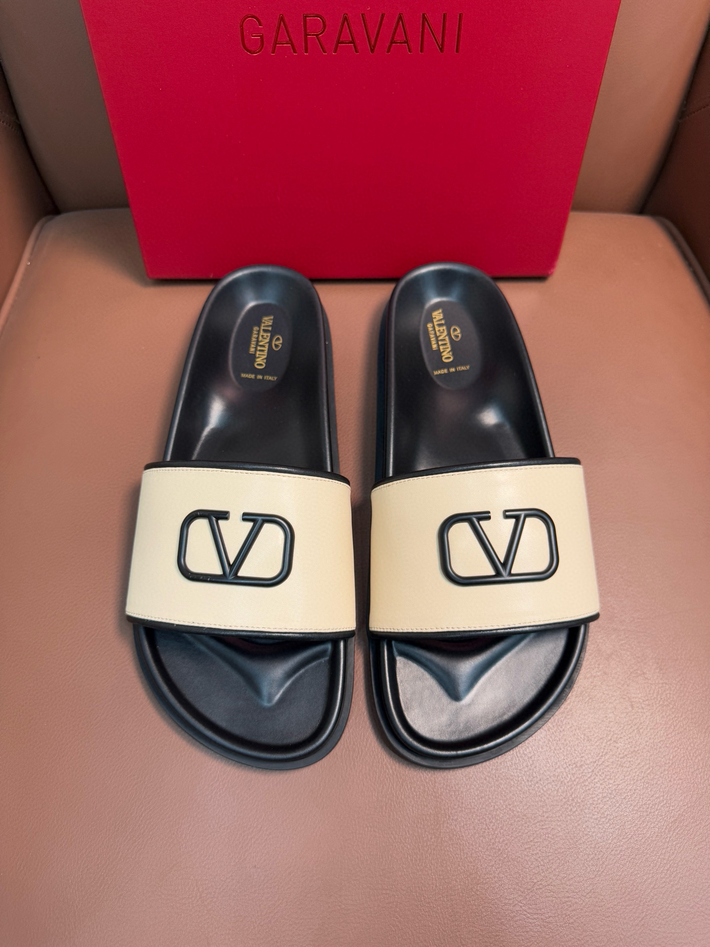 발렌티노 남자 슬리퍼