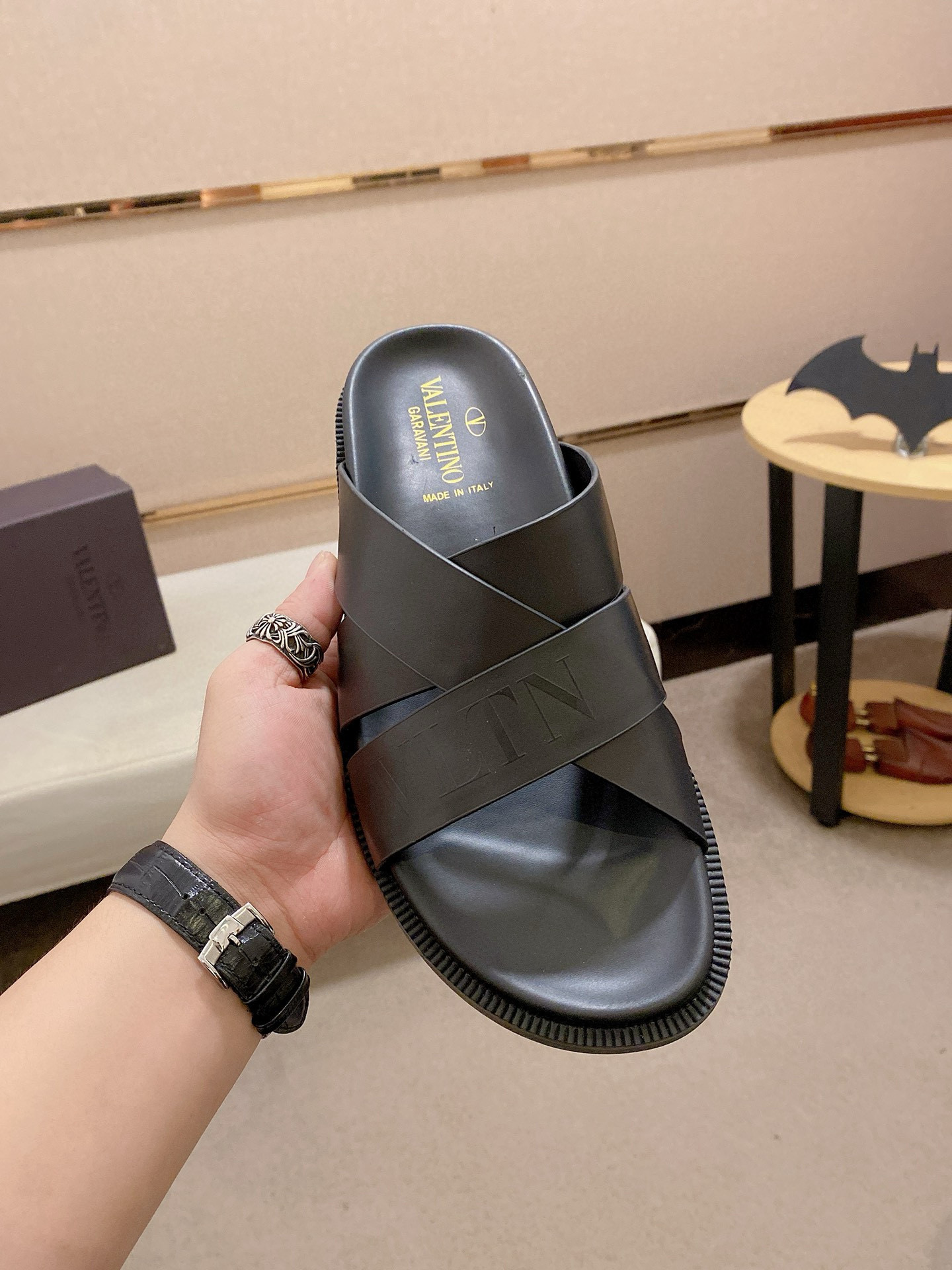 발렌티노 남녀공용 슬리퍼