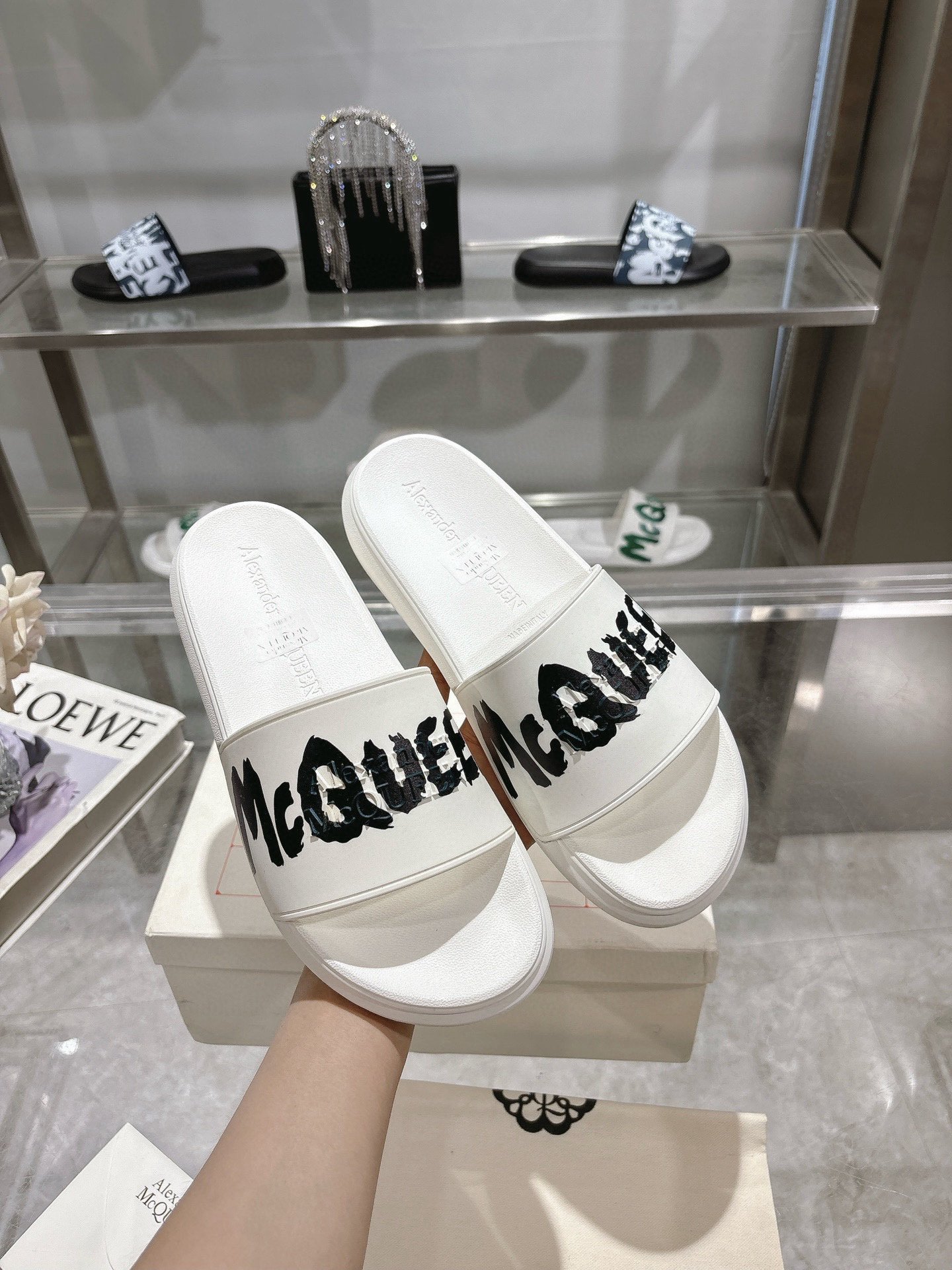알렉산더 맥퀸 남녀공용 슬리퍼