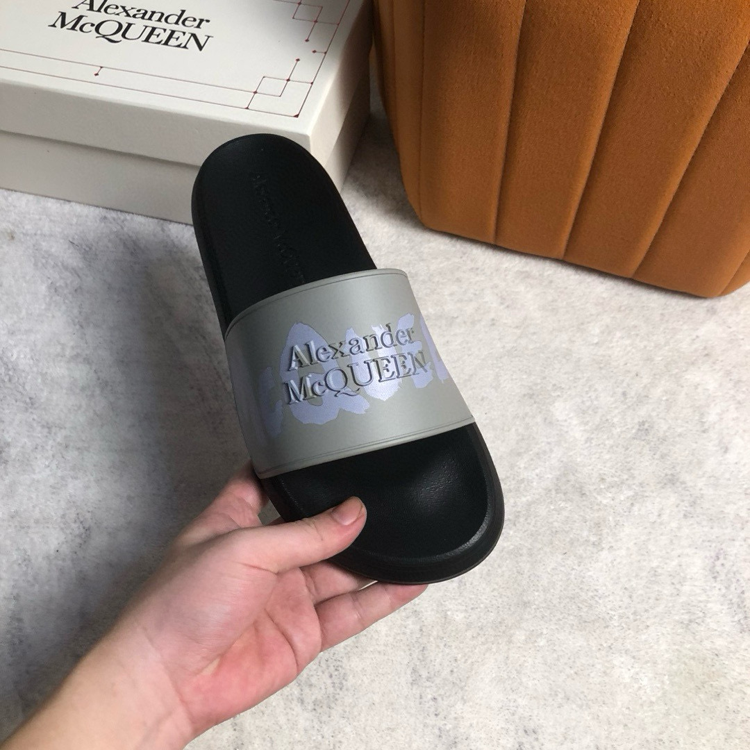 알렉산더 맥퀸 남녀공용 슬리퍼