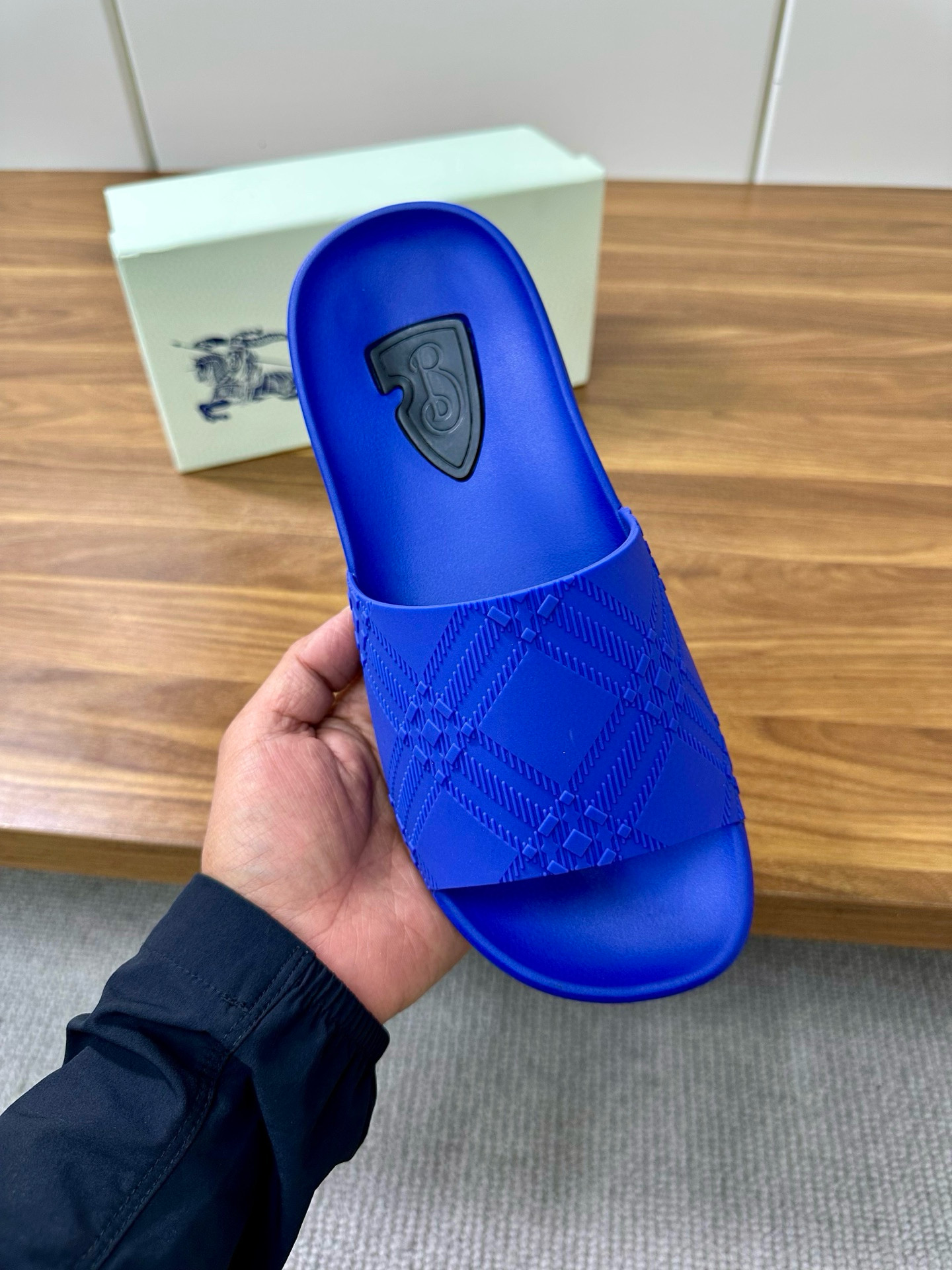 버버리 남자 슬리퍼