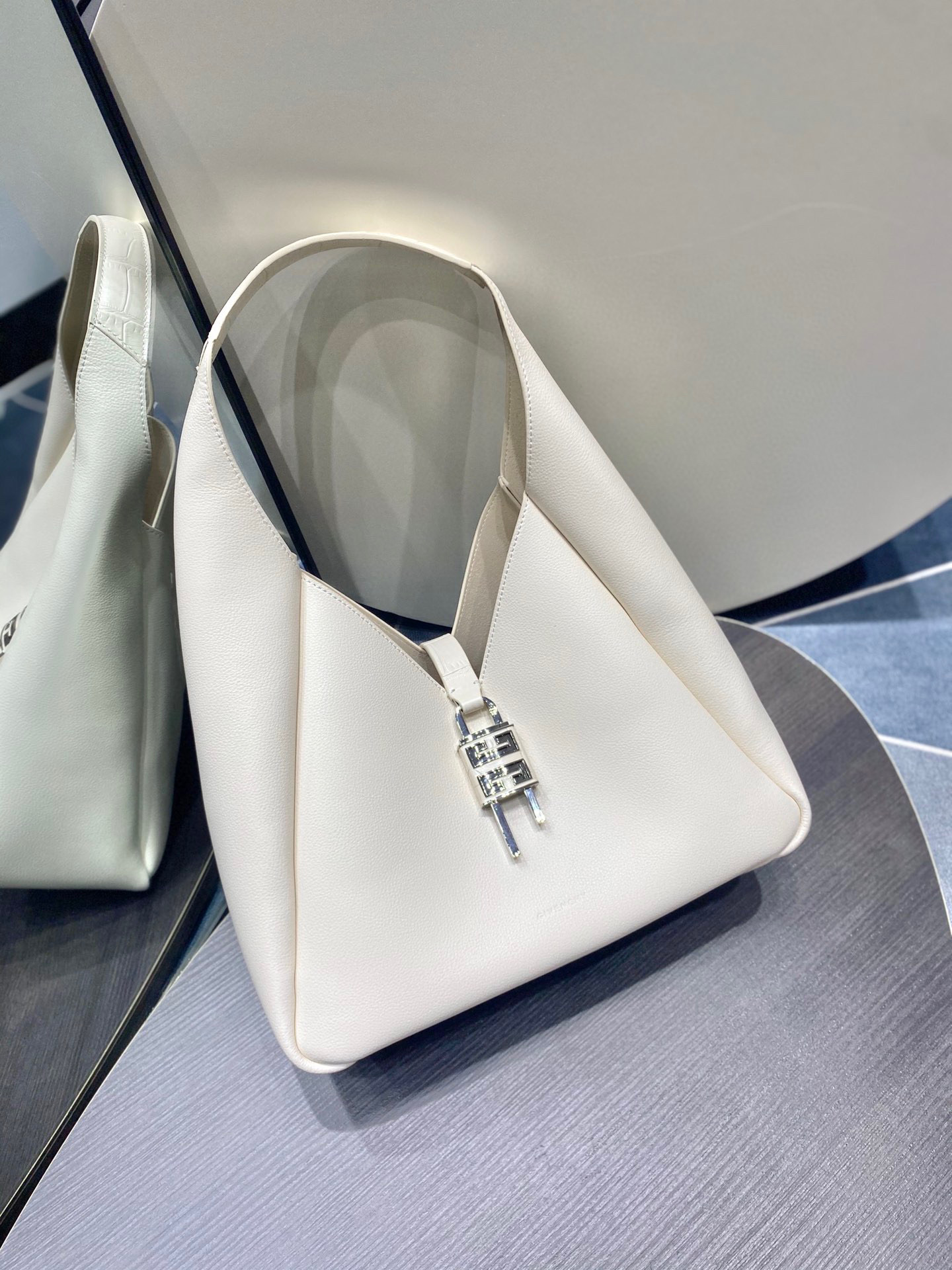 지방시 여자가방