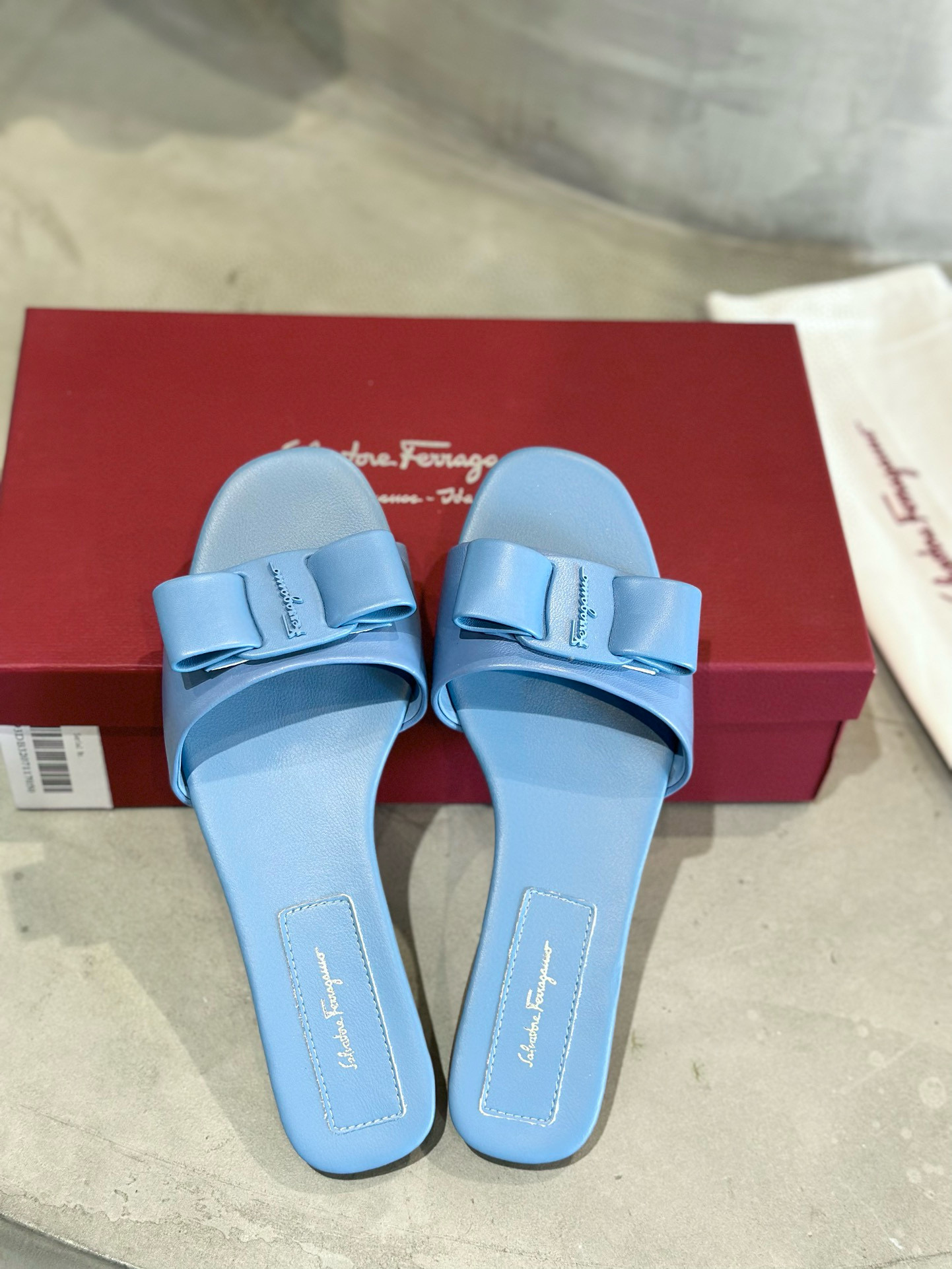 페라가모 여자 슬리퍼