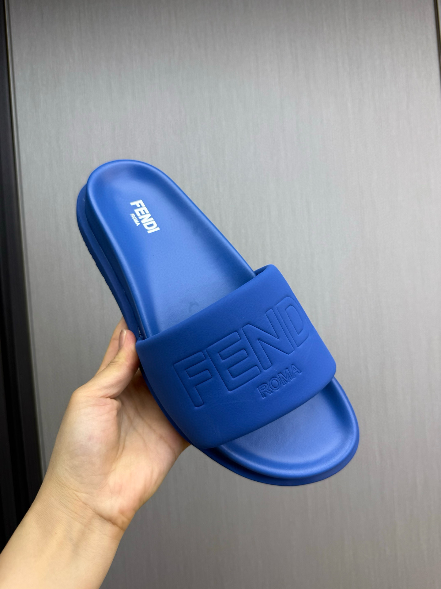 펜디 남자 슬리퍼