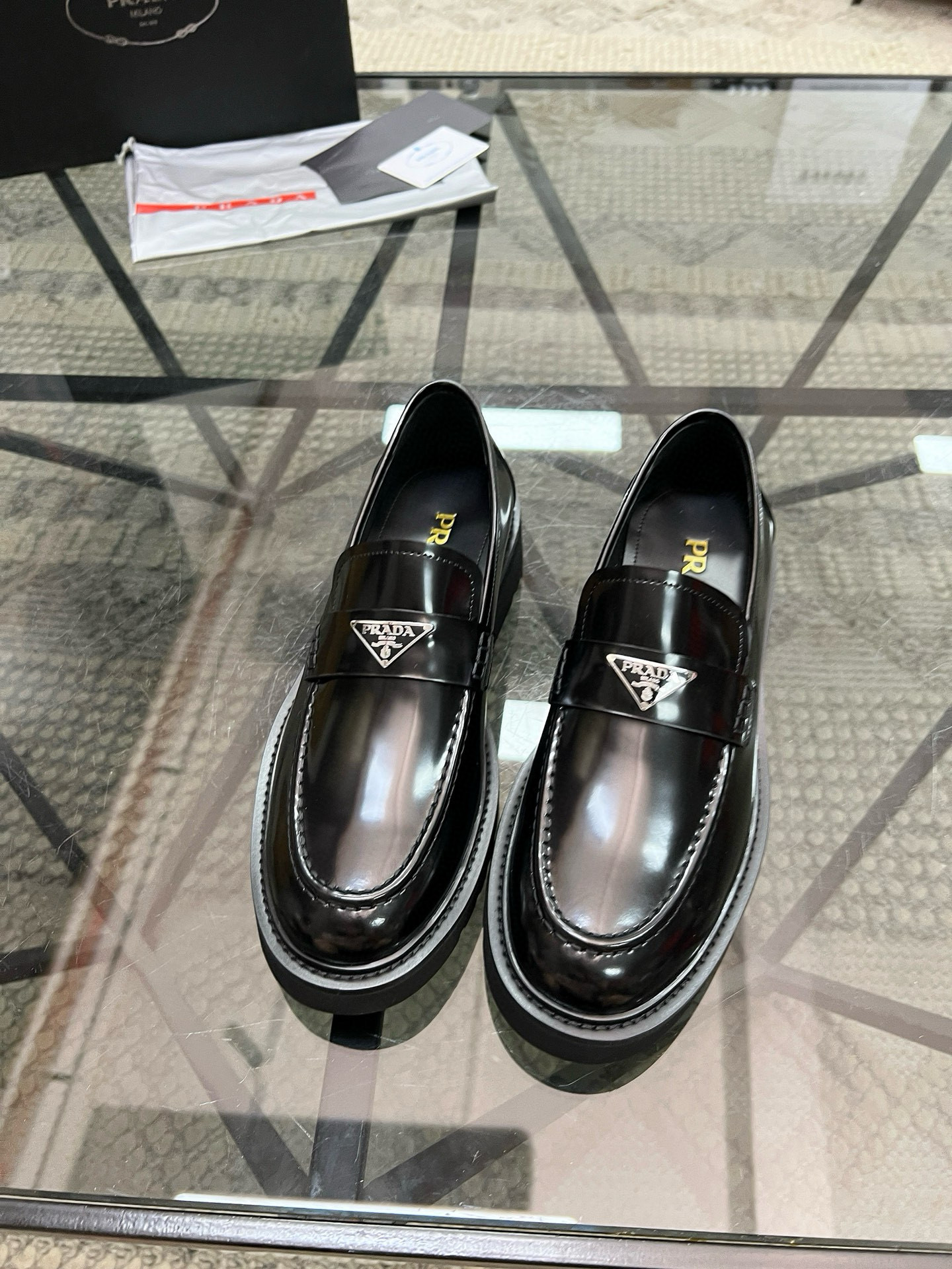 프라다 남자 구두