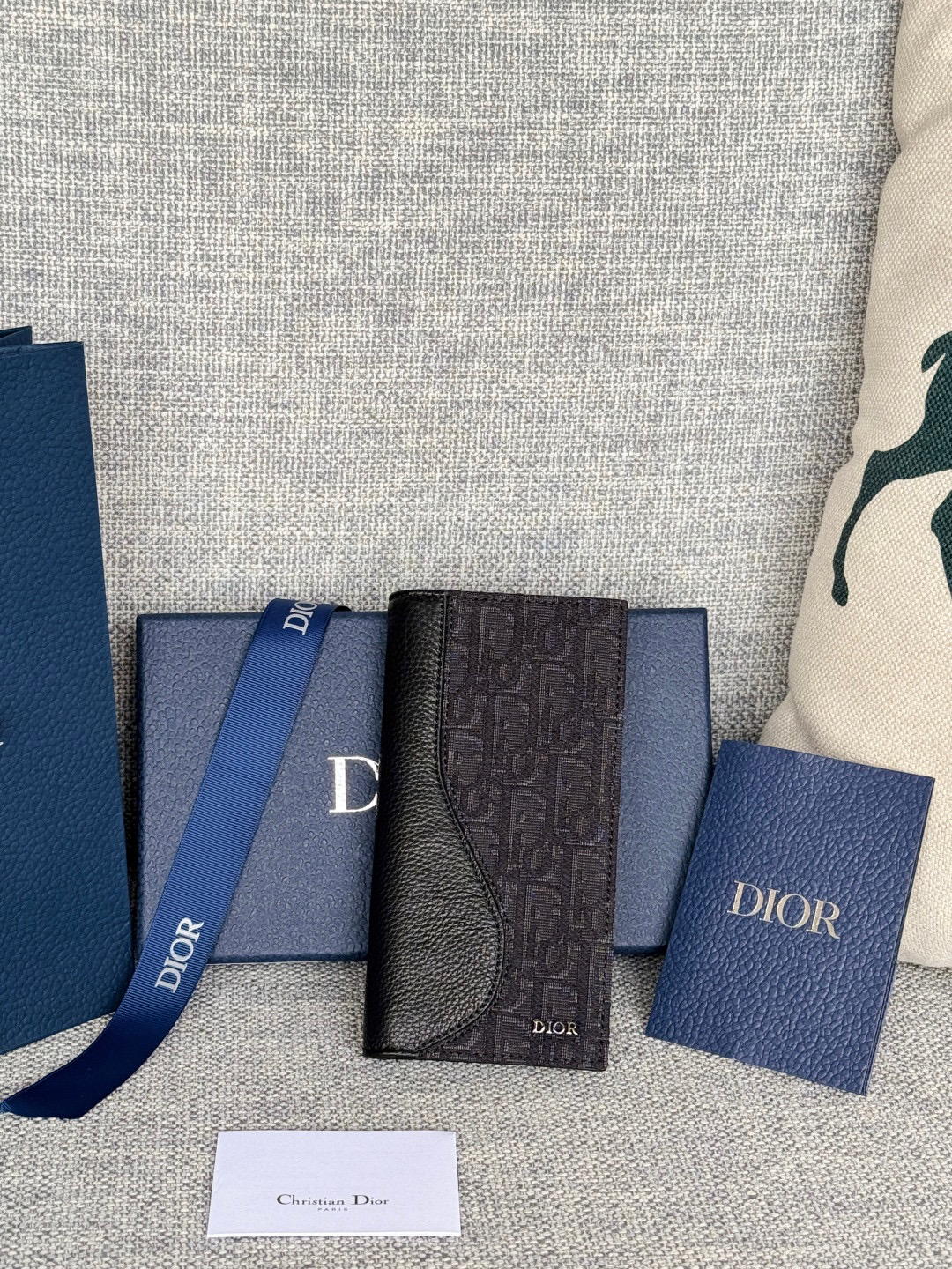 디올 2ADBC330YKS_H27E 남자 장지갑