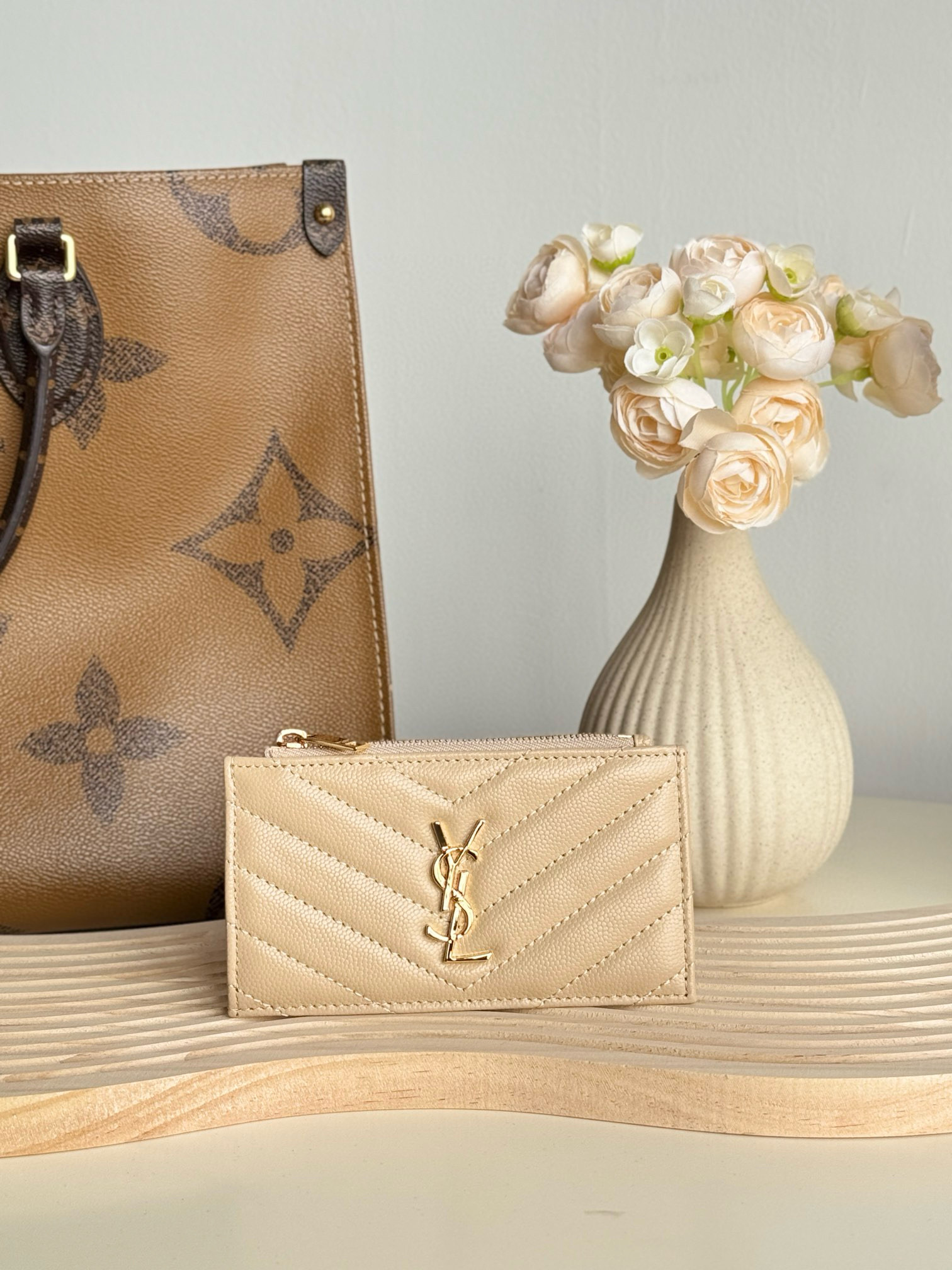 입생로랑 607915 카드지갑 머니클립