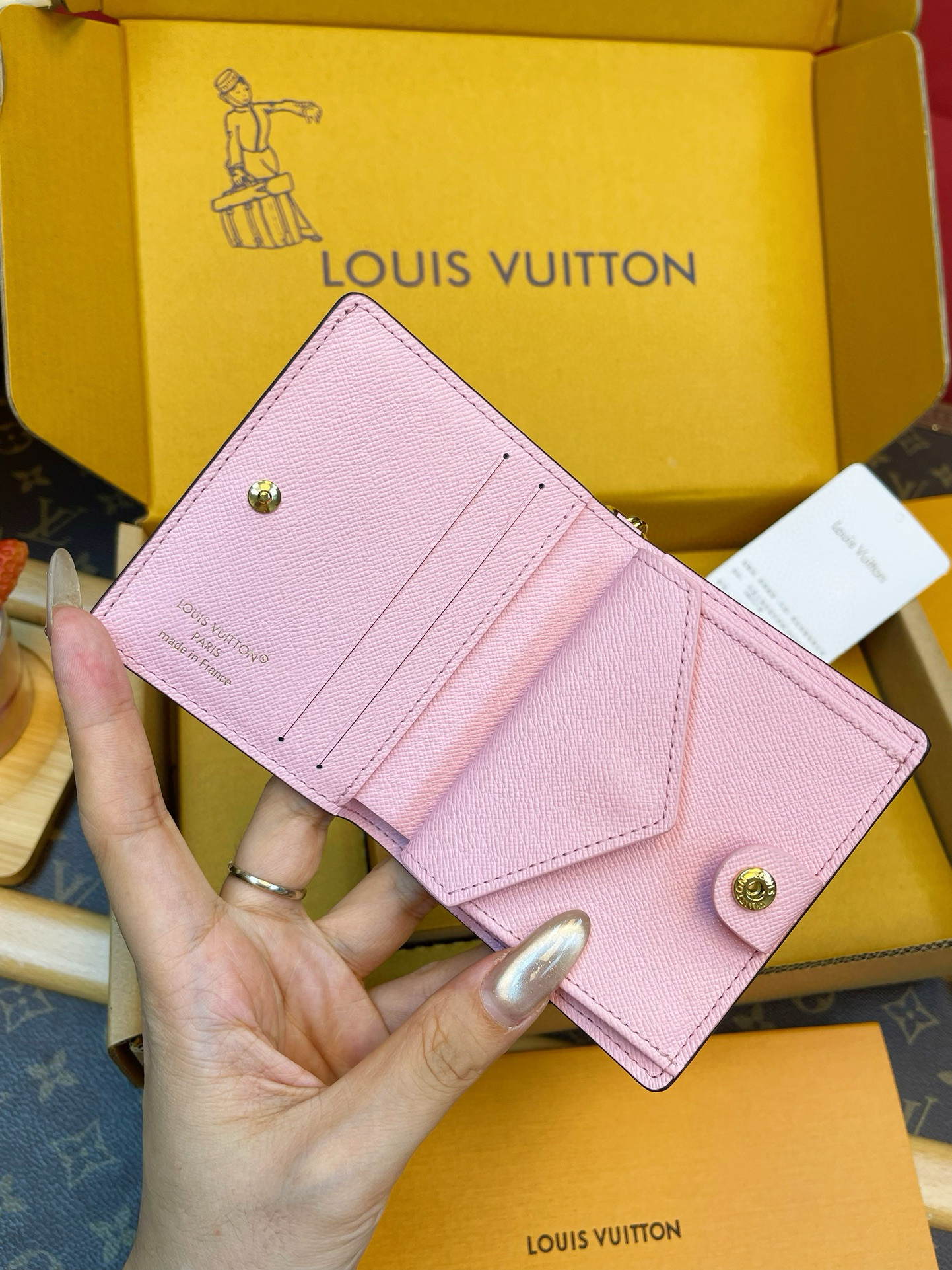 루이비통 M14718 여자 반지갑