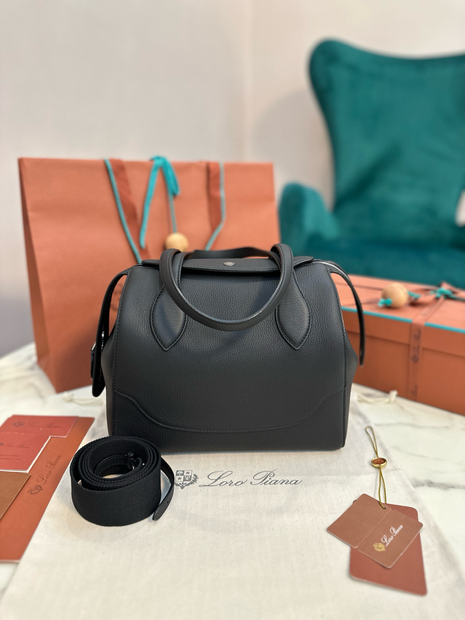 로로피아나 여자가방