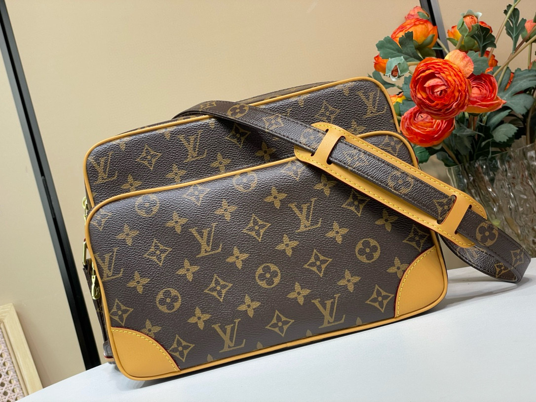 루이비통 M45244 남자가방