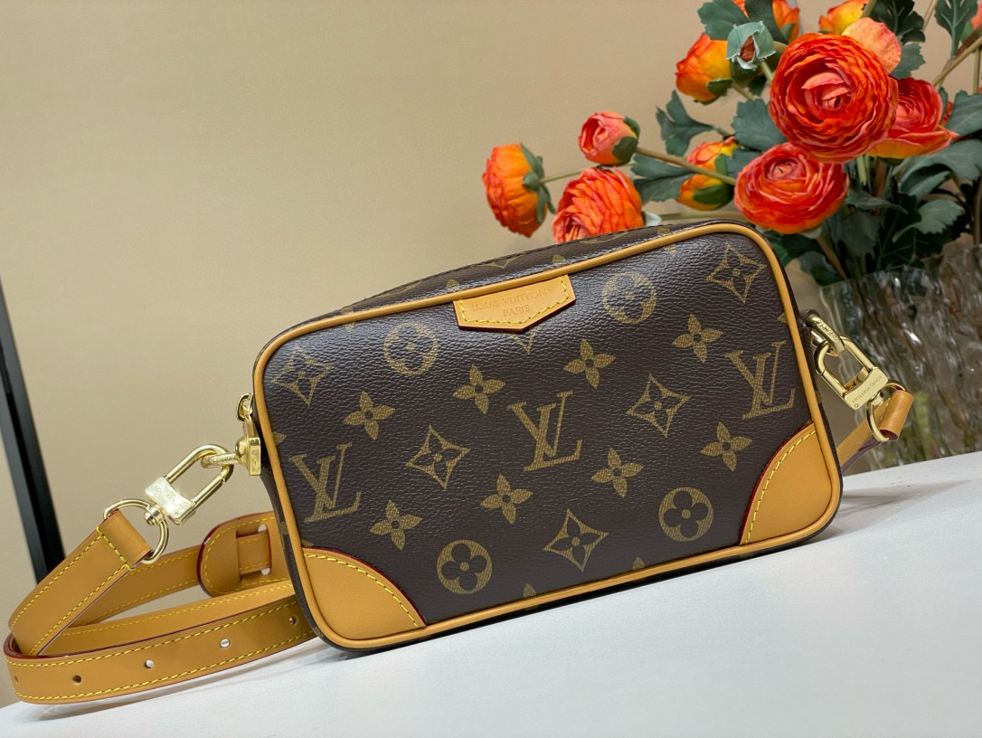 루이비통 M14058 남자가방