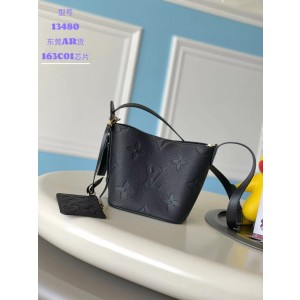 루이비통 M13480 여자가방