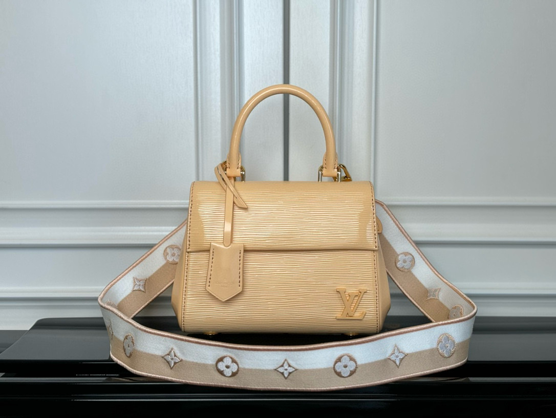 루이비통 M58928 여자가방