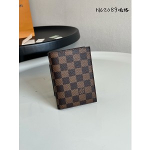 루이비통 M62089 여권지갑