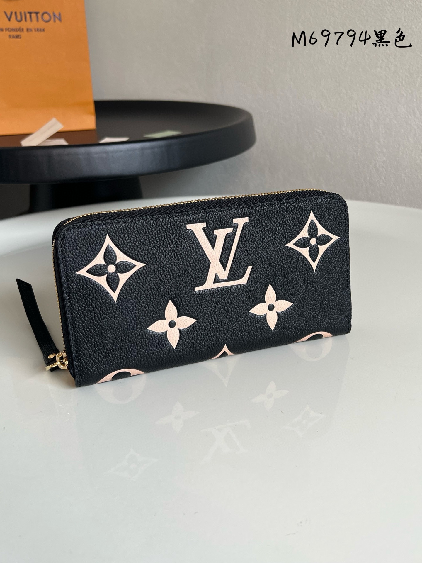 루이비통 M69794 카드지갑 머니클립