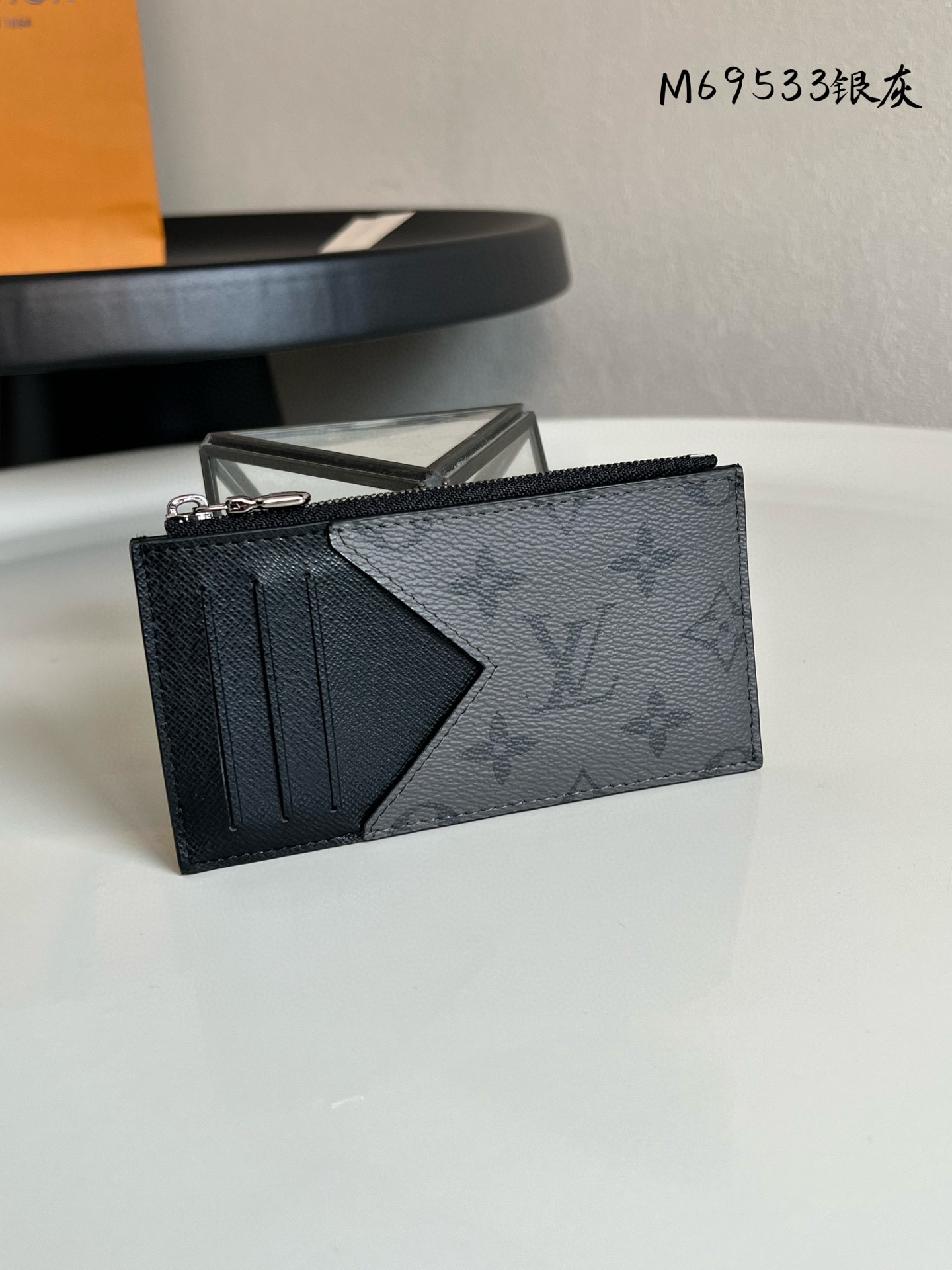 루이비통 M69533 카드지갑 머니클립
