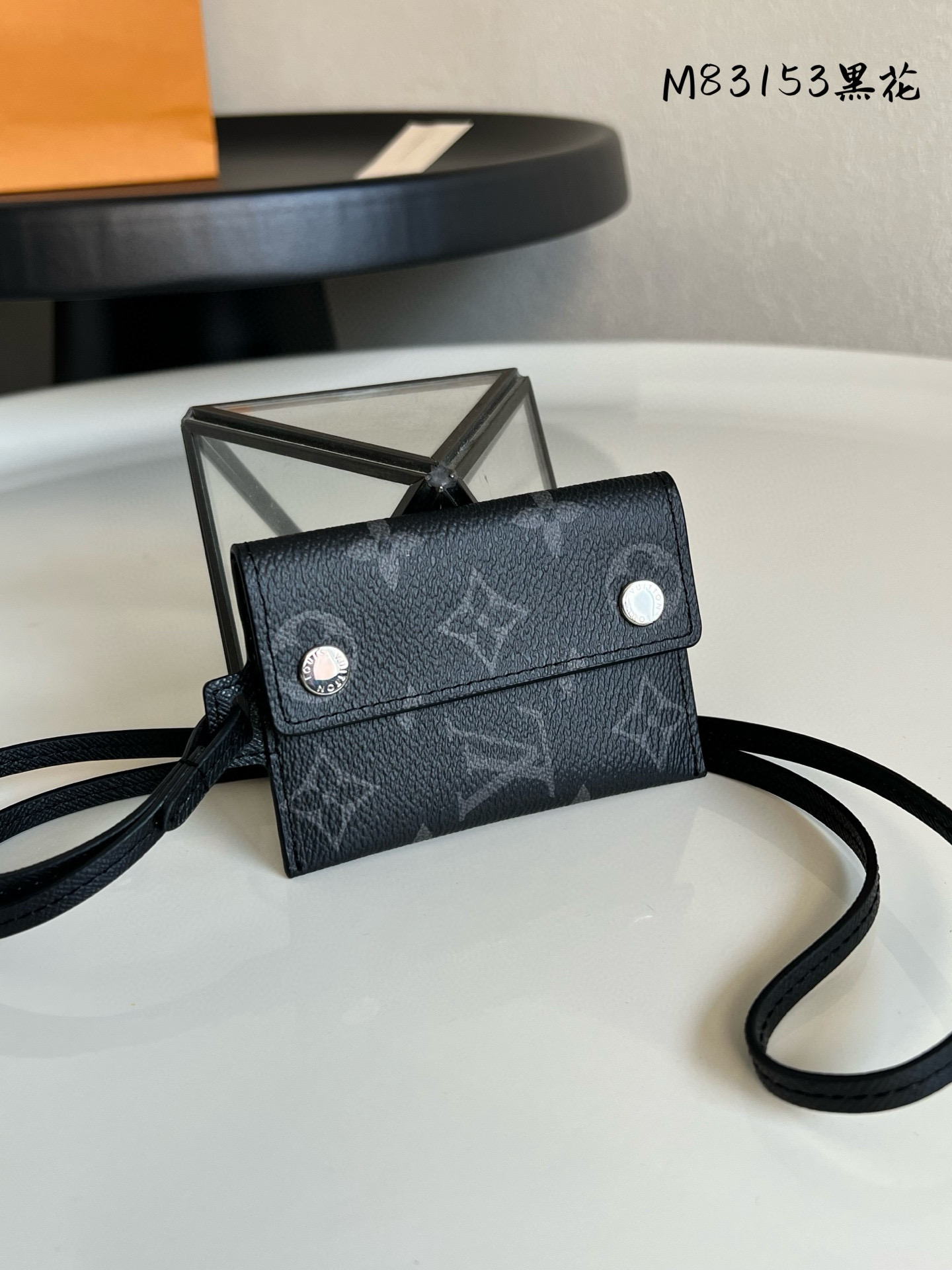 루이비통 M83153 카드지갑 머니클립