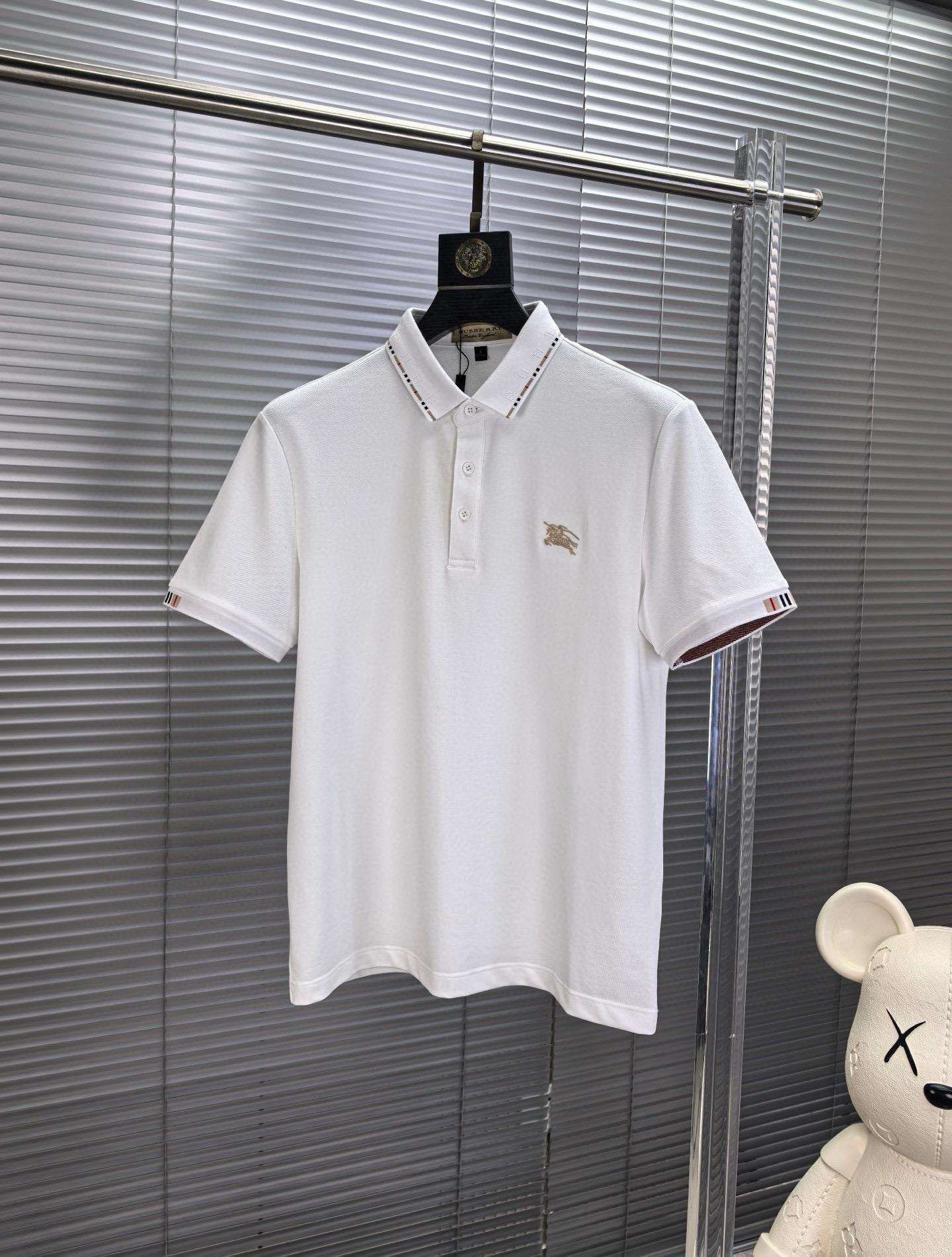 버버리 남자 반팔티