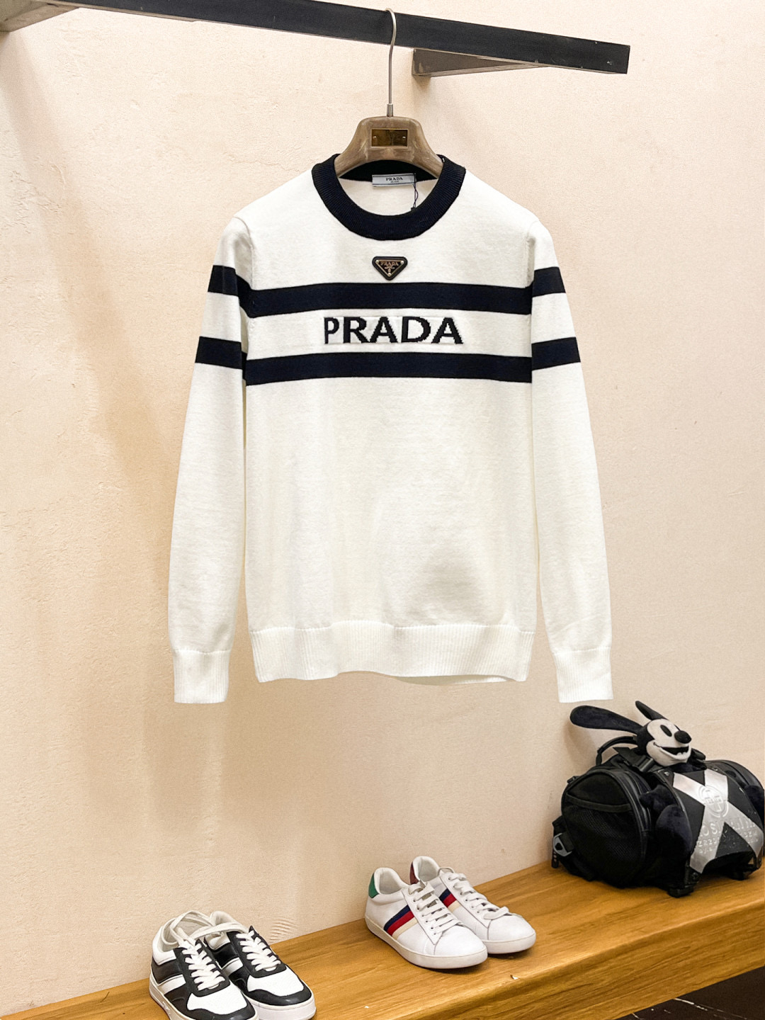 프라다 남자 니트