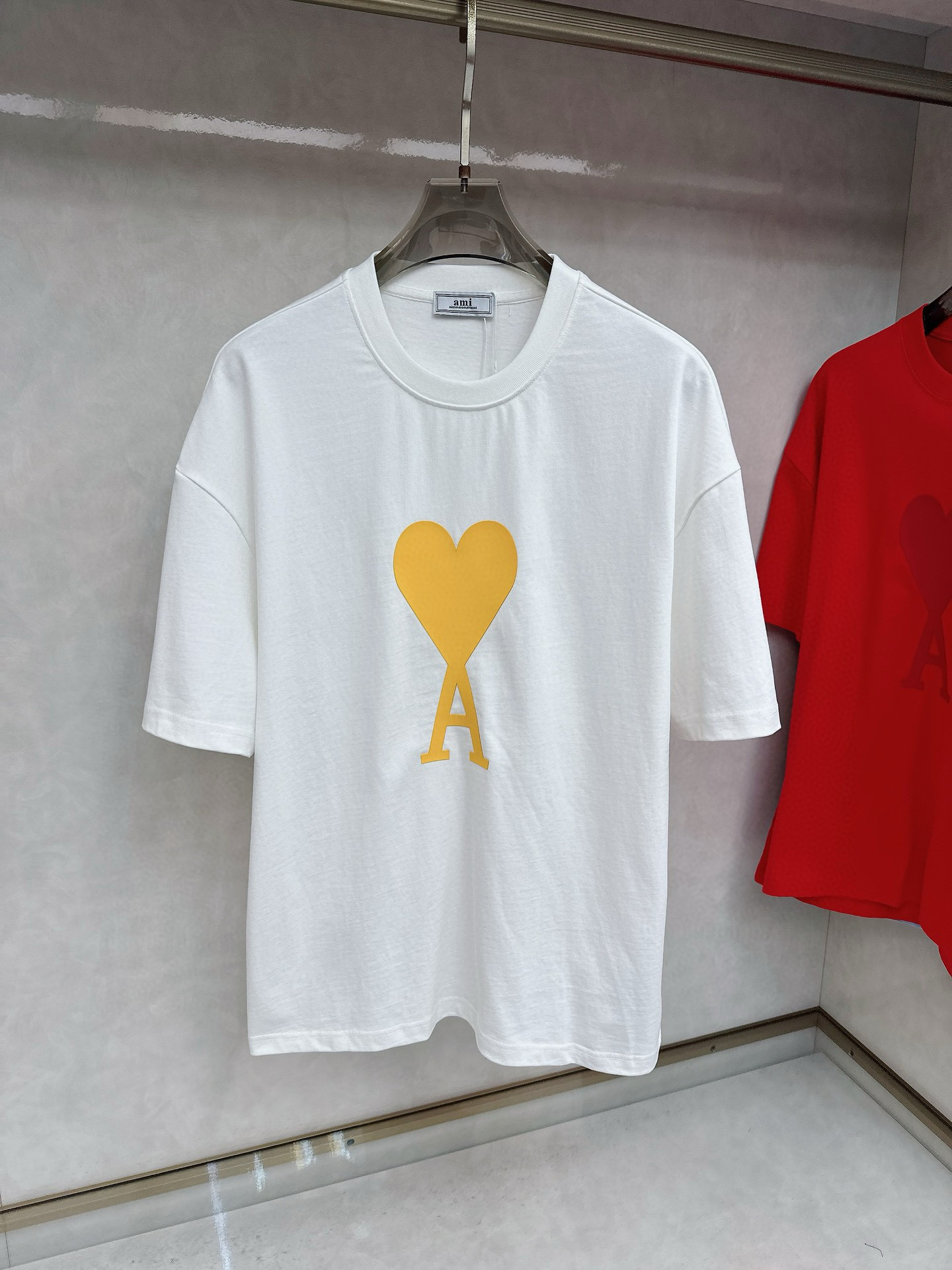 아미 아미리 남자 반팔티