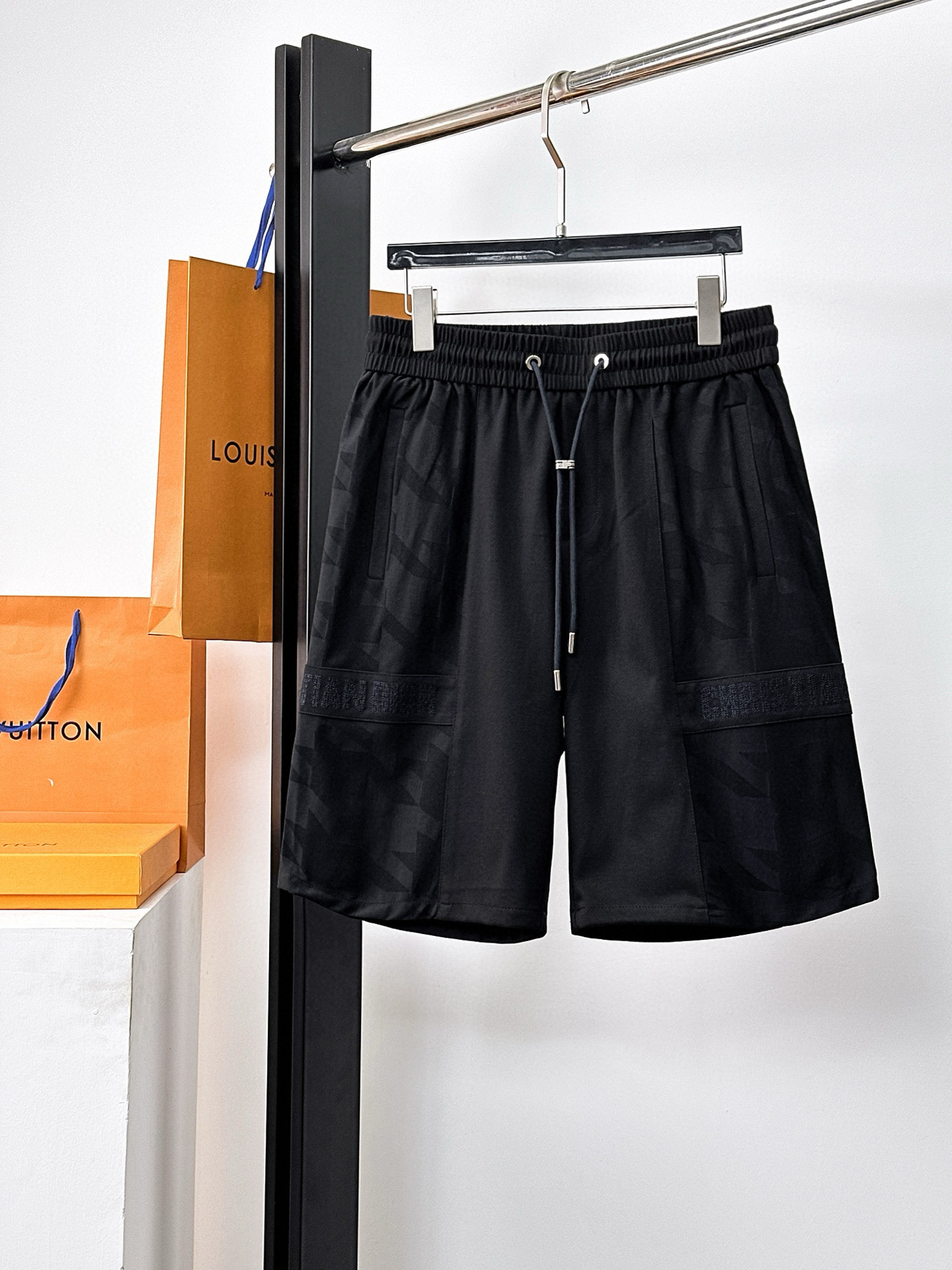 디올 남자 반바지