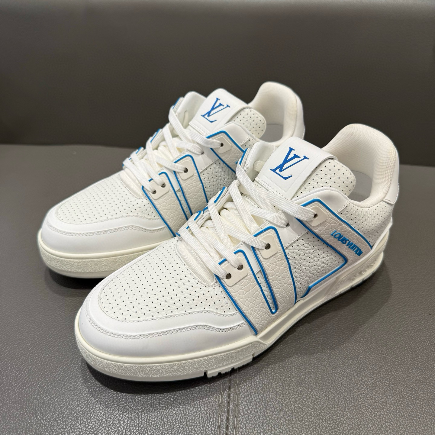 루이비통 트레이너 남자 신발 운동화 스니커즈