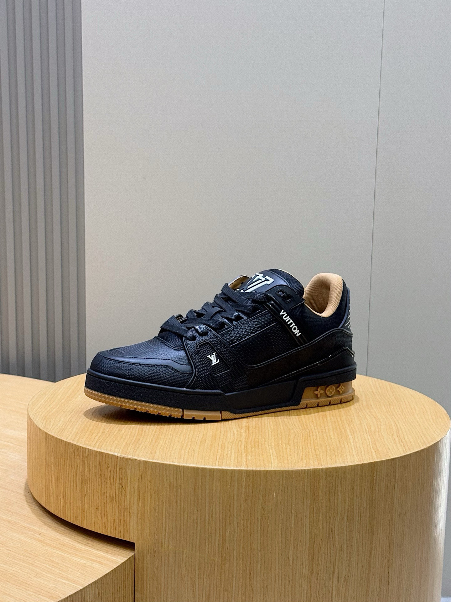 루이비통 트레이너 남자 신발 운동화 스니커즈