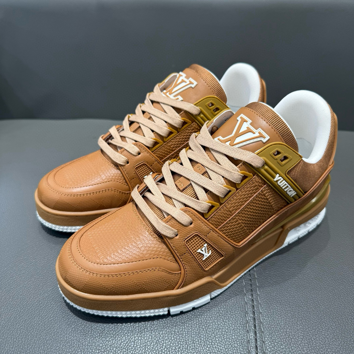 루이비통 트레이너 남자 신발 운동화 스니커즈