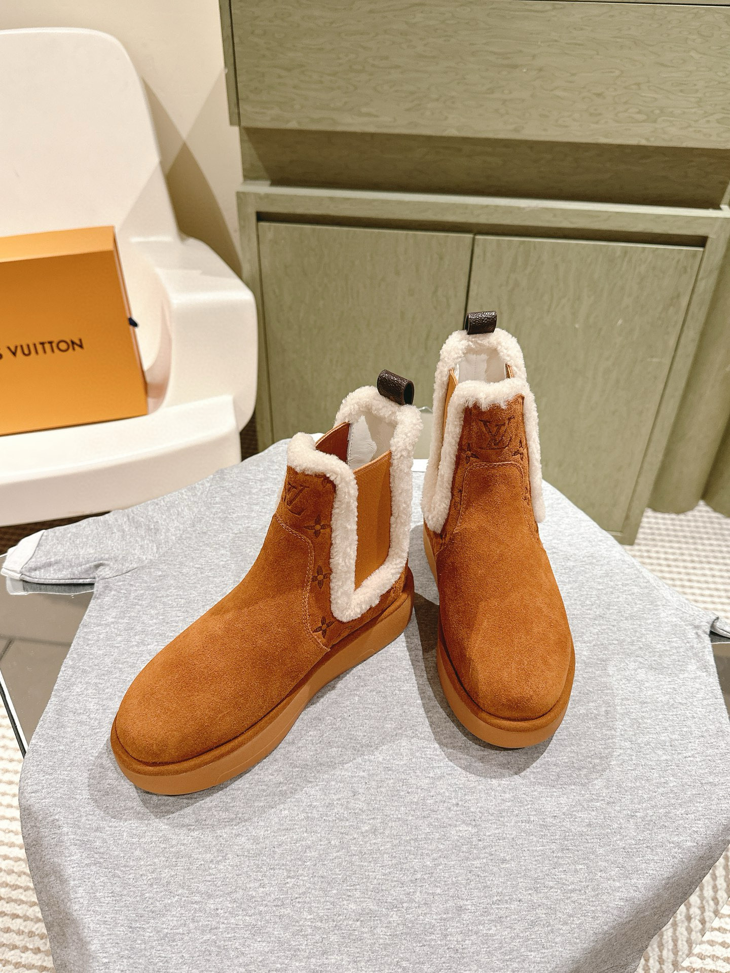 루이비통 4CM 여자 부츠