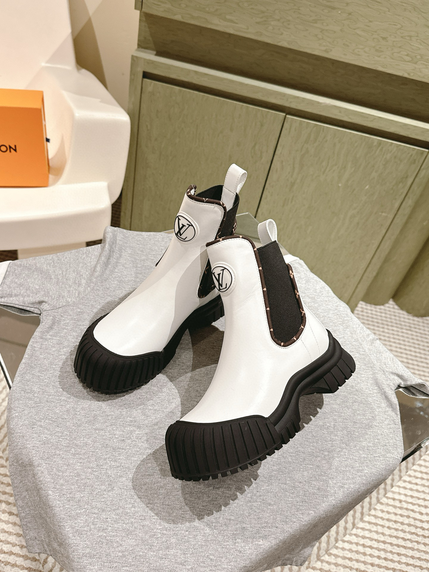 루이비통 5CM 여자 부츠