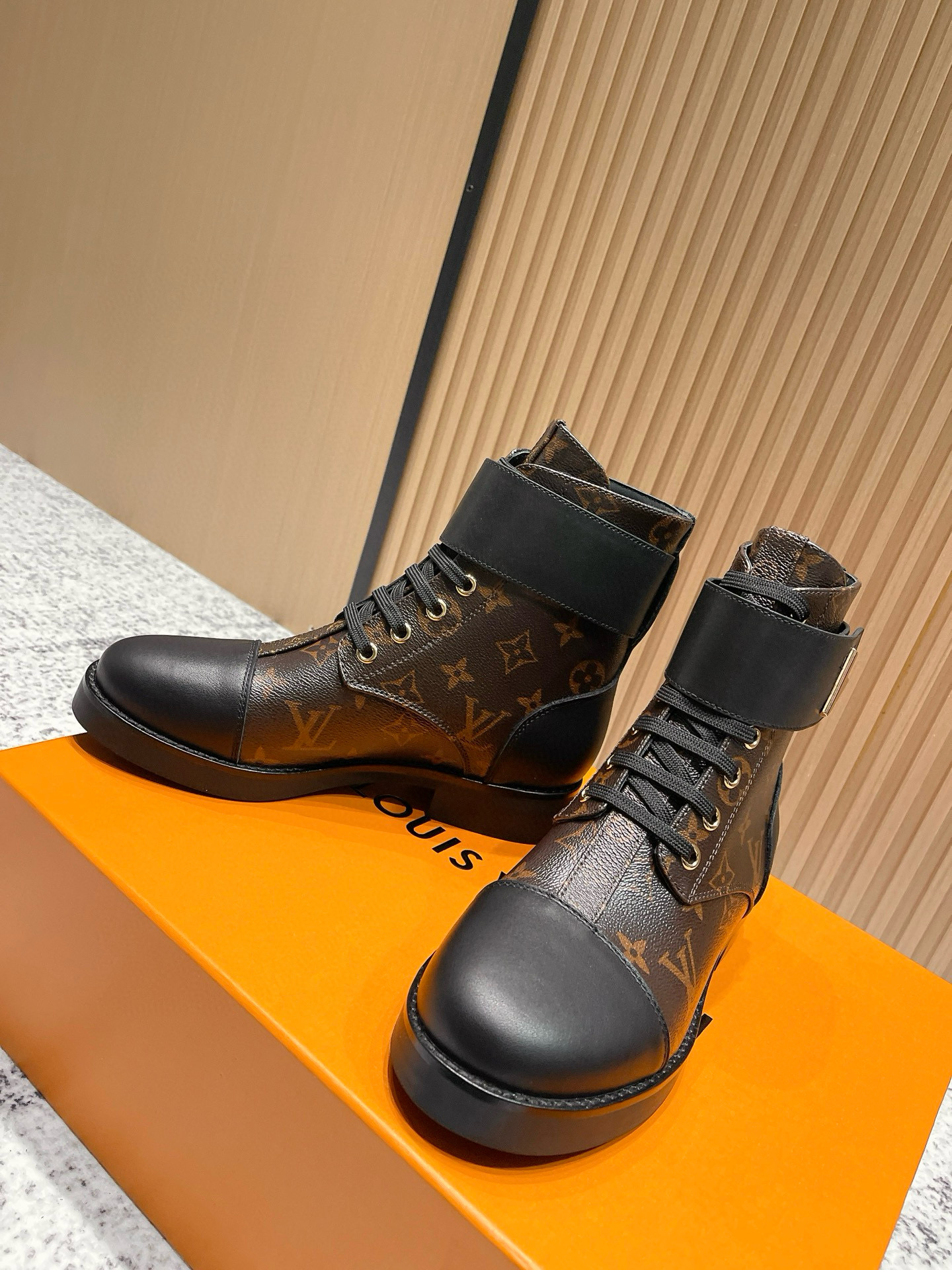 루이비통 여자 부츠