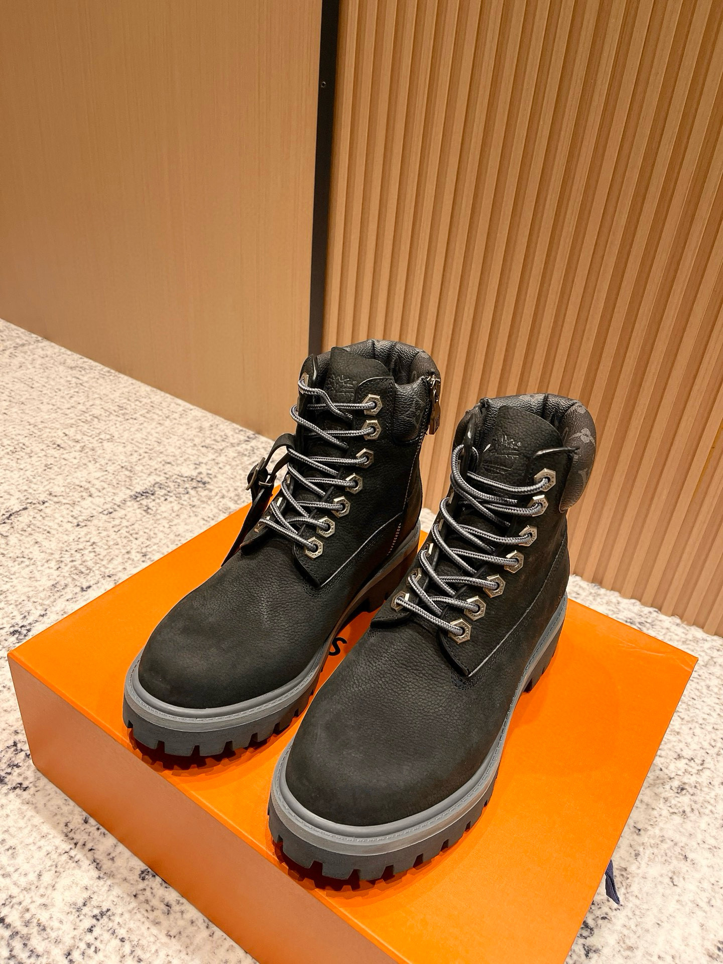 루이비통 남여공용 부츠