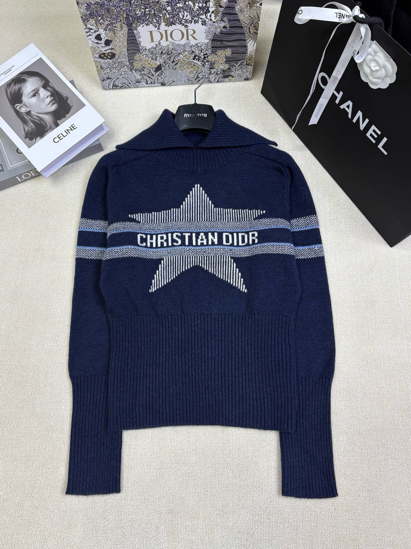 디올 여자 니트