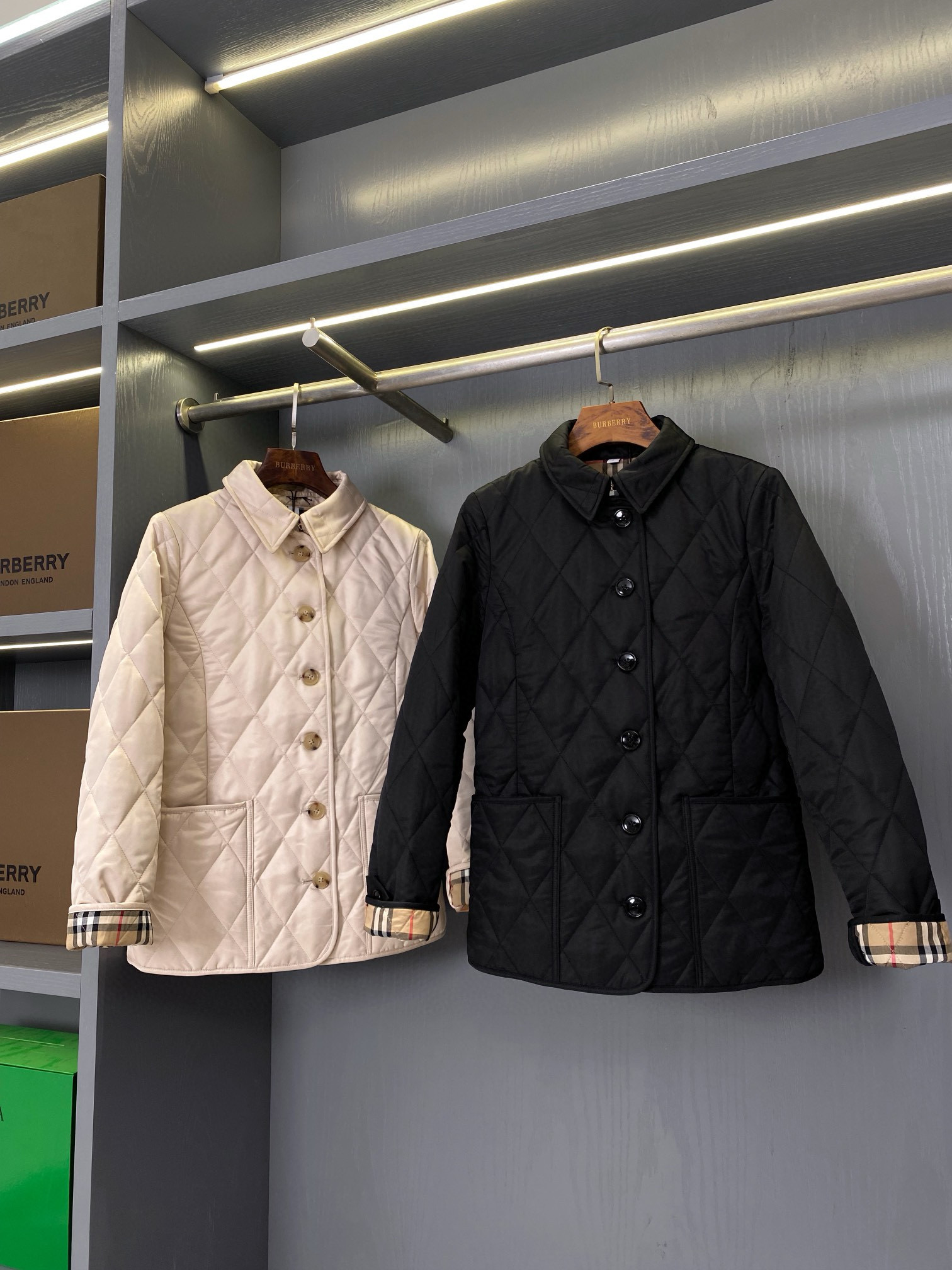 버버리 여자 자켓 2컬러