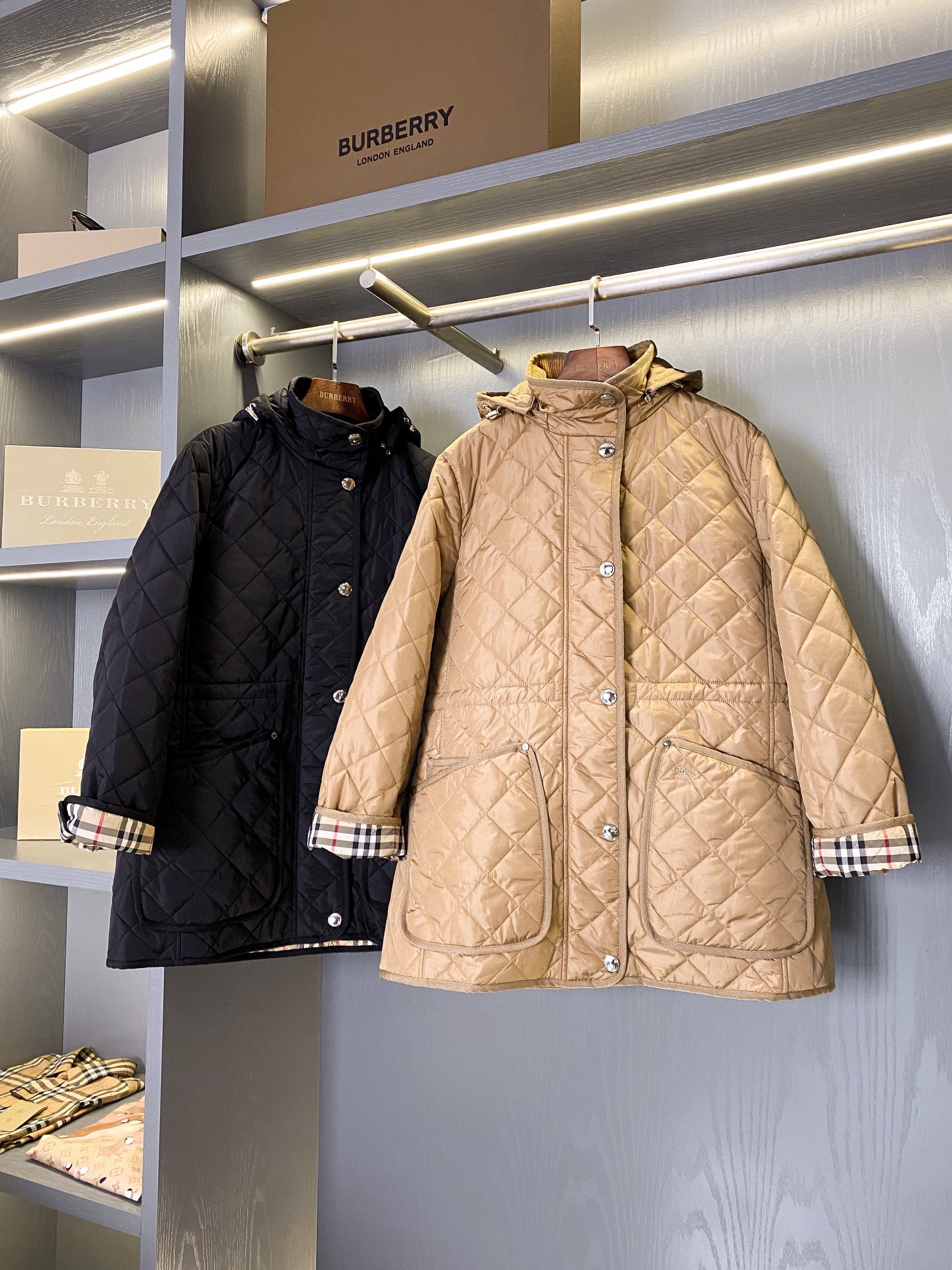 버버리 여자 자켓 2컬러