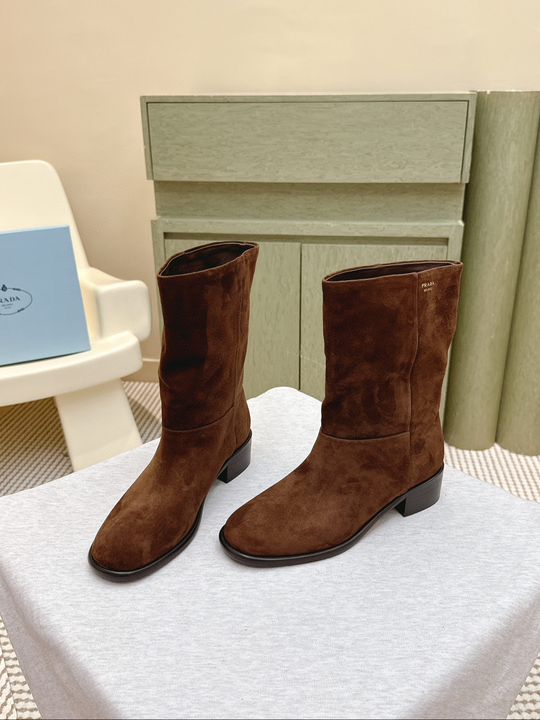프라다 여자 부츠