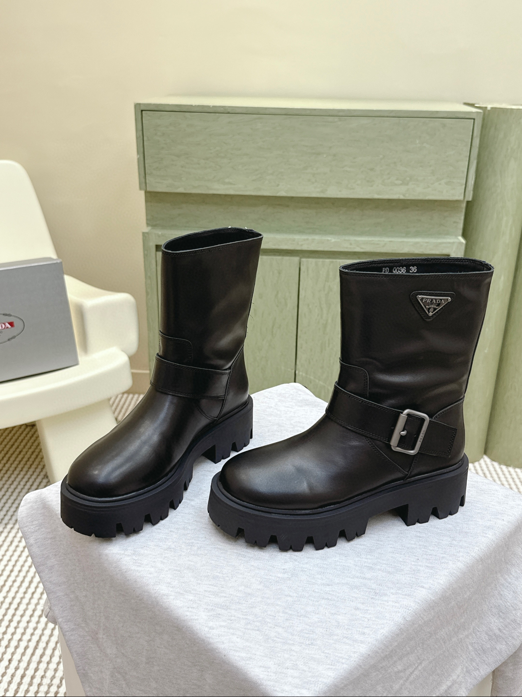 프라다 여자 부츠