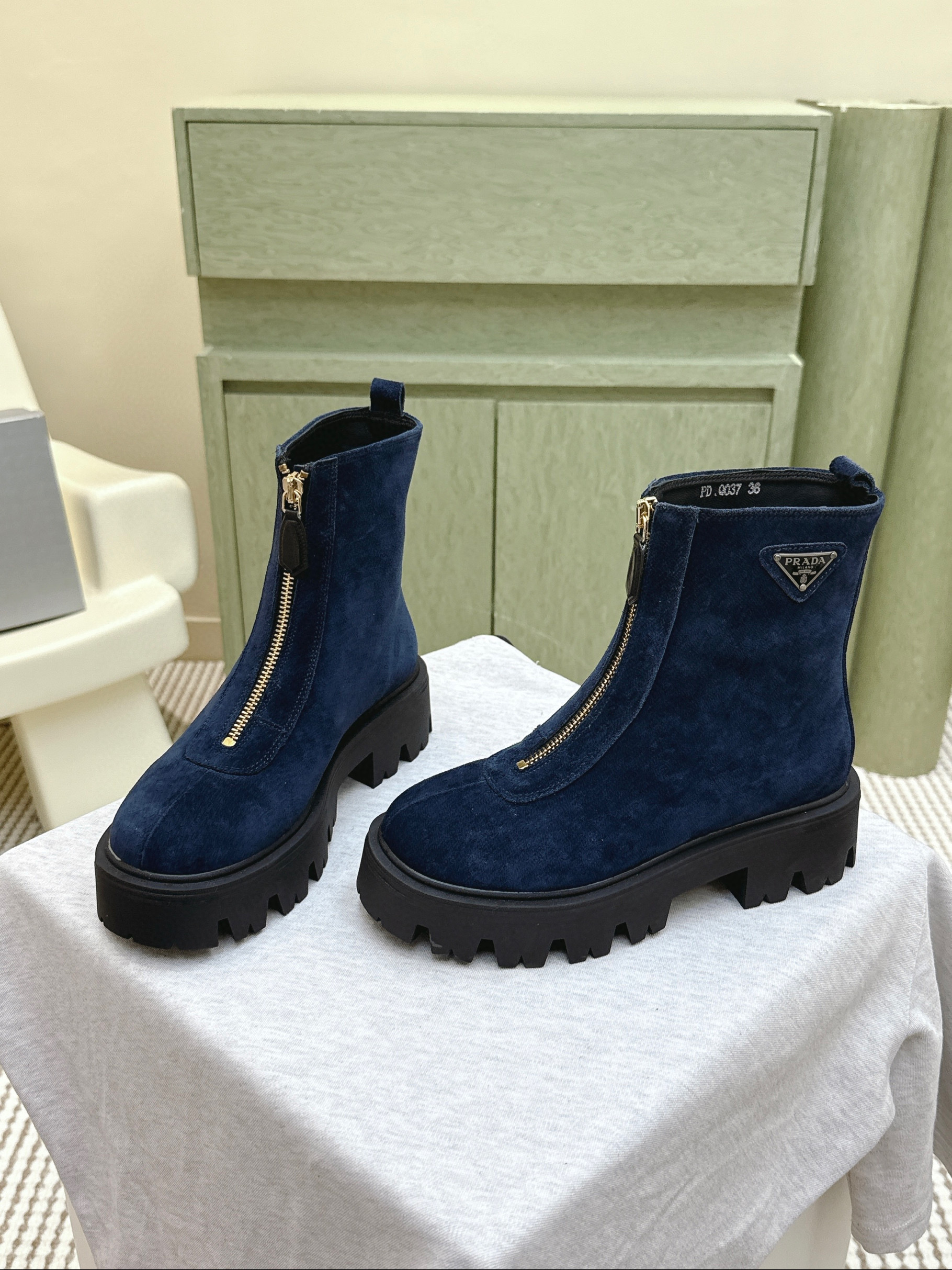 프라다 여자 부츠