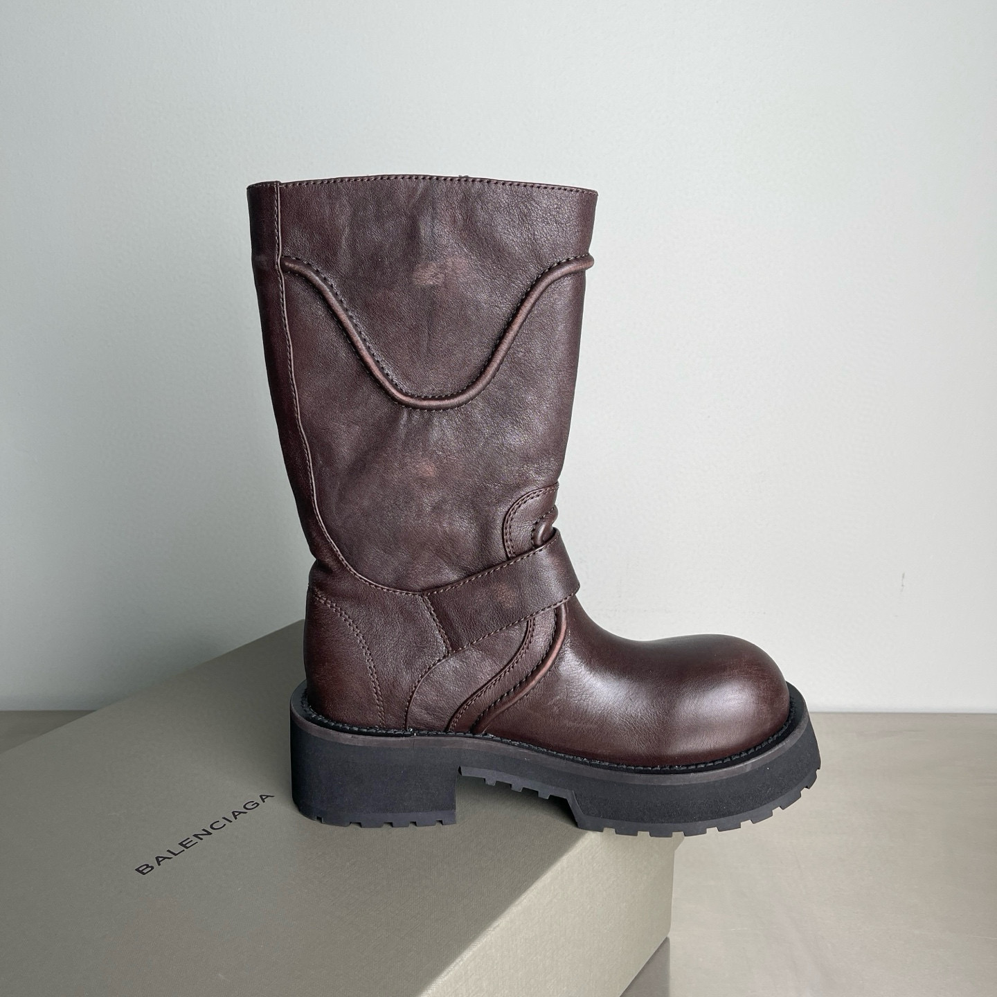 발렌시아가 남여공용 부츠