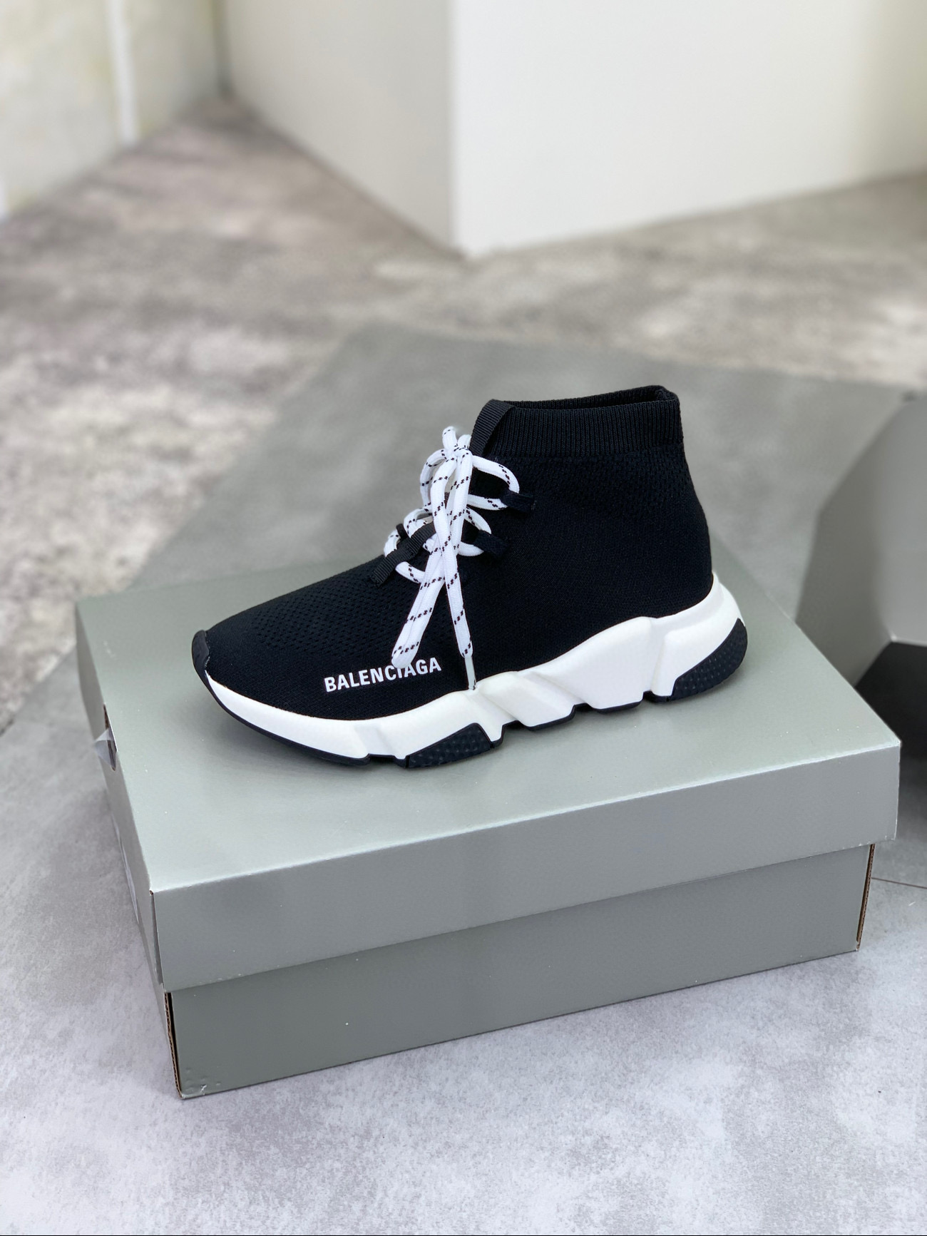 발렌시아가 남여공용 부츠