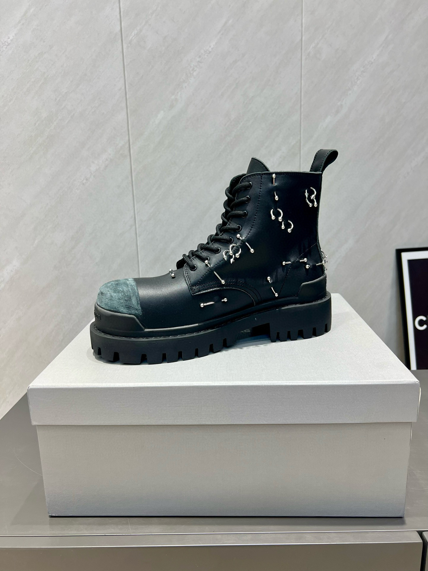 발렌시아가 남여공용 부츠