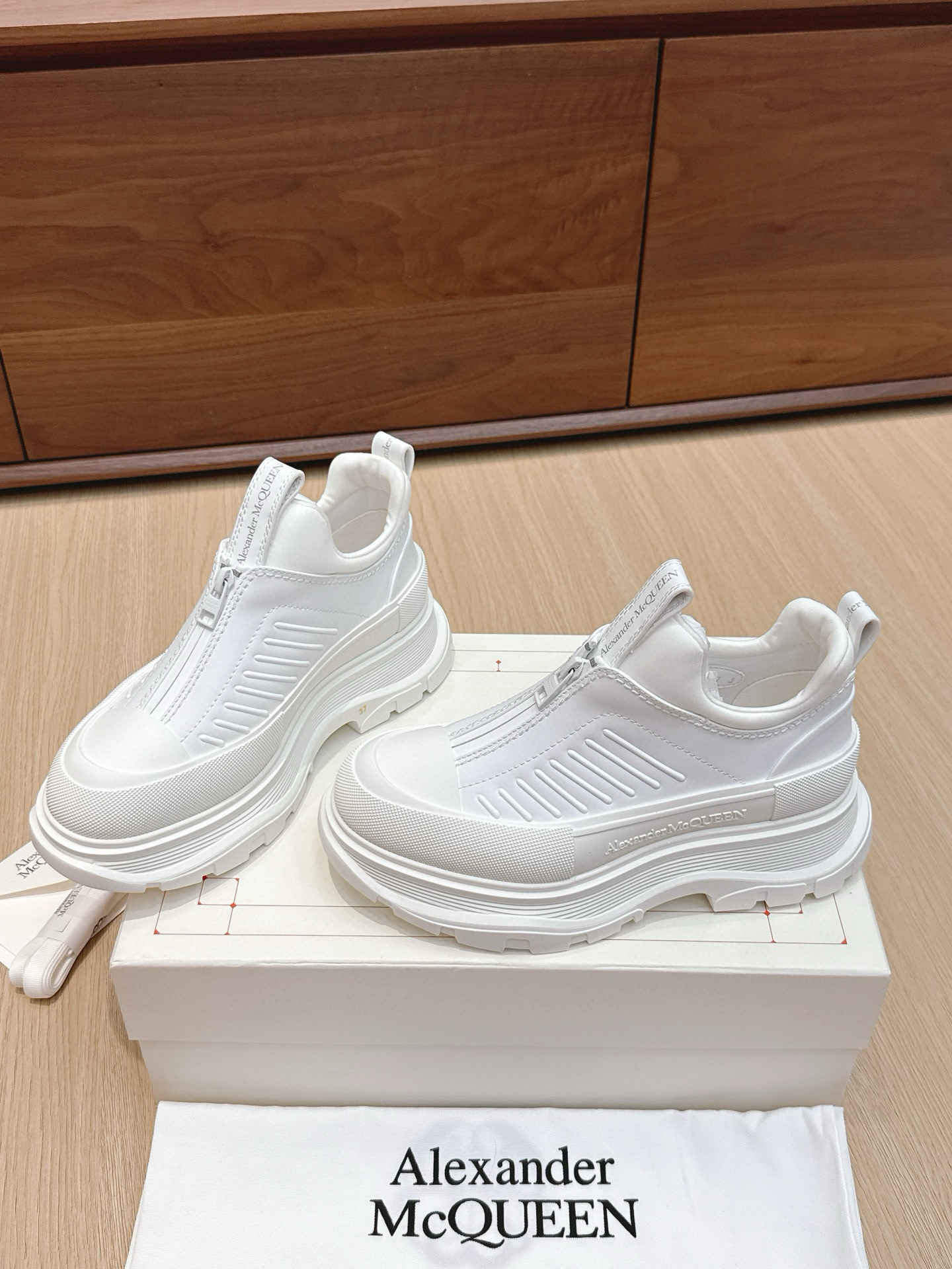 알렉산더 맥퀸 4CM 남여공용 부츠