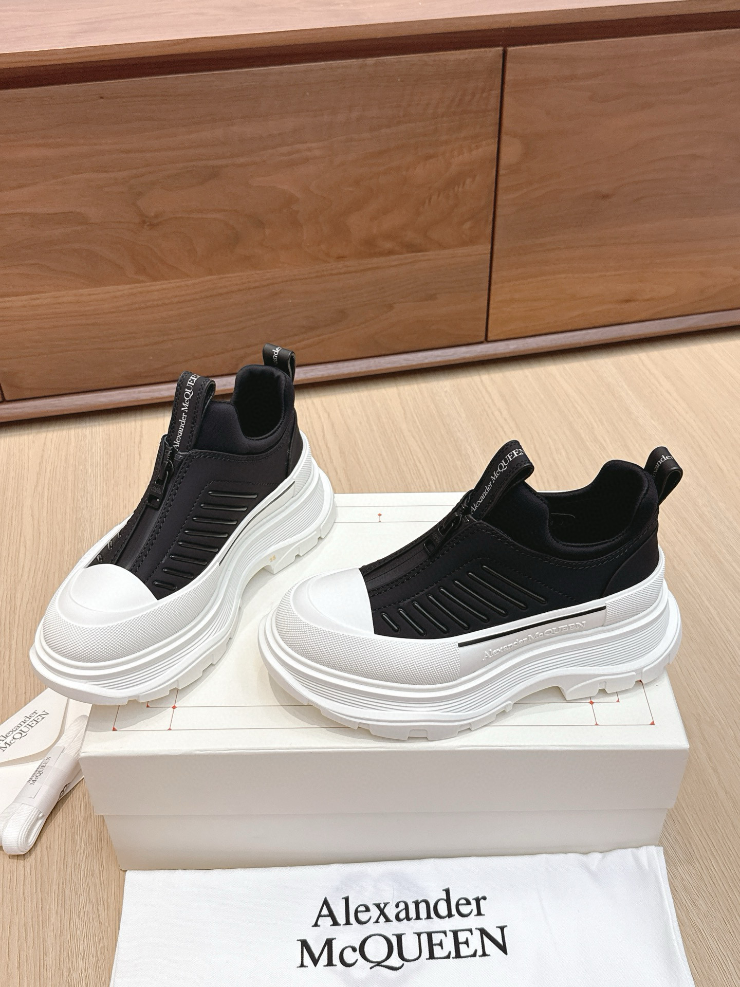 알렉산더 맥퀸 4CM 남여공용 부츠