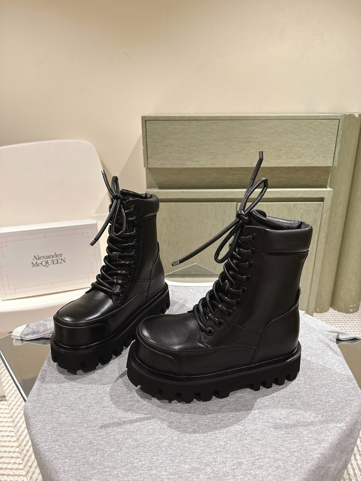 알렉산더 맥퀸 7CM 남여공용 부츠